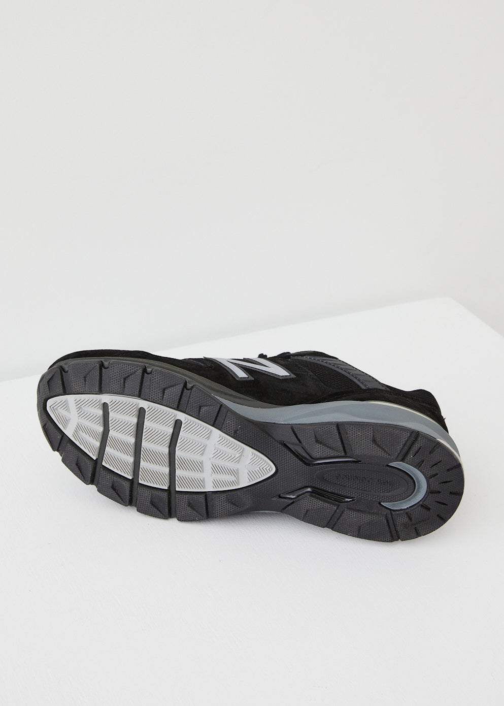 New Balance M990BK5 Black Men's Running Shoes - Lightweight Cushioned Sneakers for Jogging, Gym & Everyday Wear