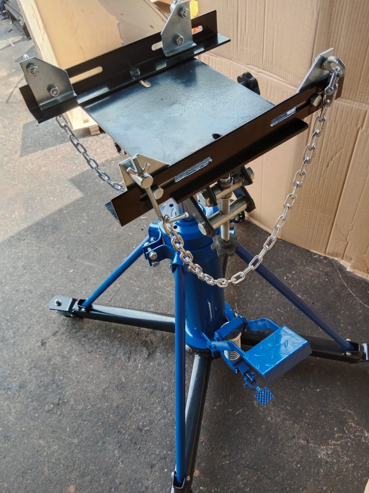 1 Ton Heavy Duty Transmission Jack - Aiko ZD02101 Model for Auto Repair & Car Maintenance | Professional Garage Equipment for Mechanics & DIY Enthusiasts