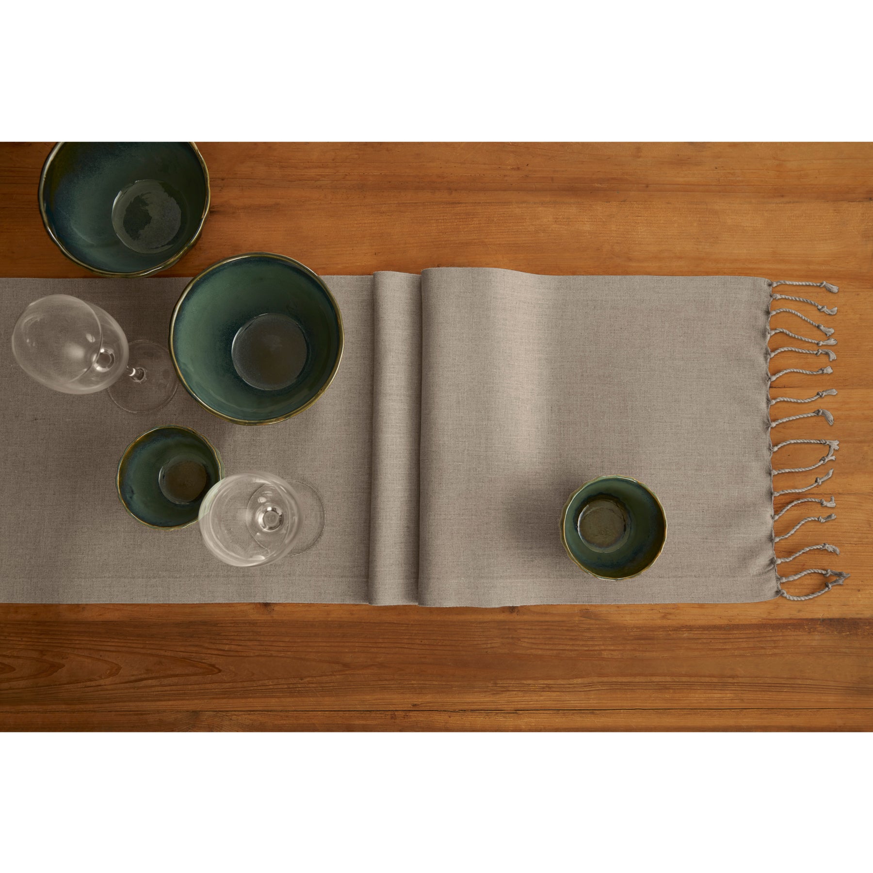Elegant Twisted Tassels Table Runner for Dining Room Decor - Perfect for Weddings, Parties & Holiday Table Settings