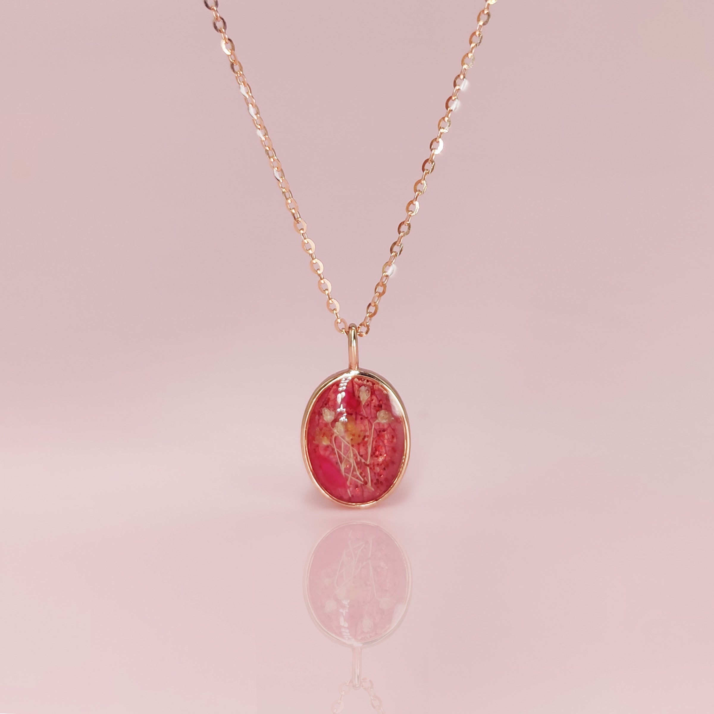 Elegant Solid Gold Oval Dried Flower Necklace for Weddings, Funerals & Special Occasions - Perfect Bridal Jewelry, Memorial Gift & Keepsake