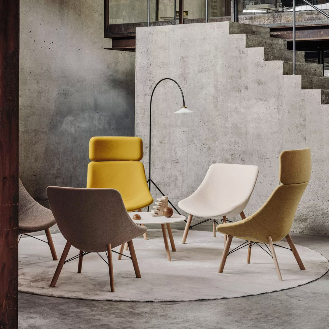 Modern Auki Lounge Chair with Adjustable Headrest and Sturdy 4-Leg Design – Perfect for Living Room, Office, or Patio Relaxation