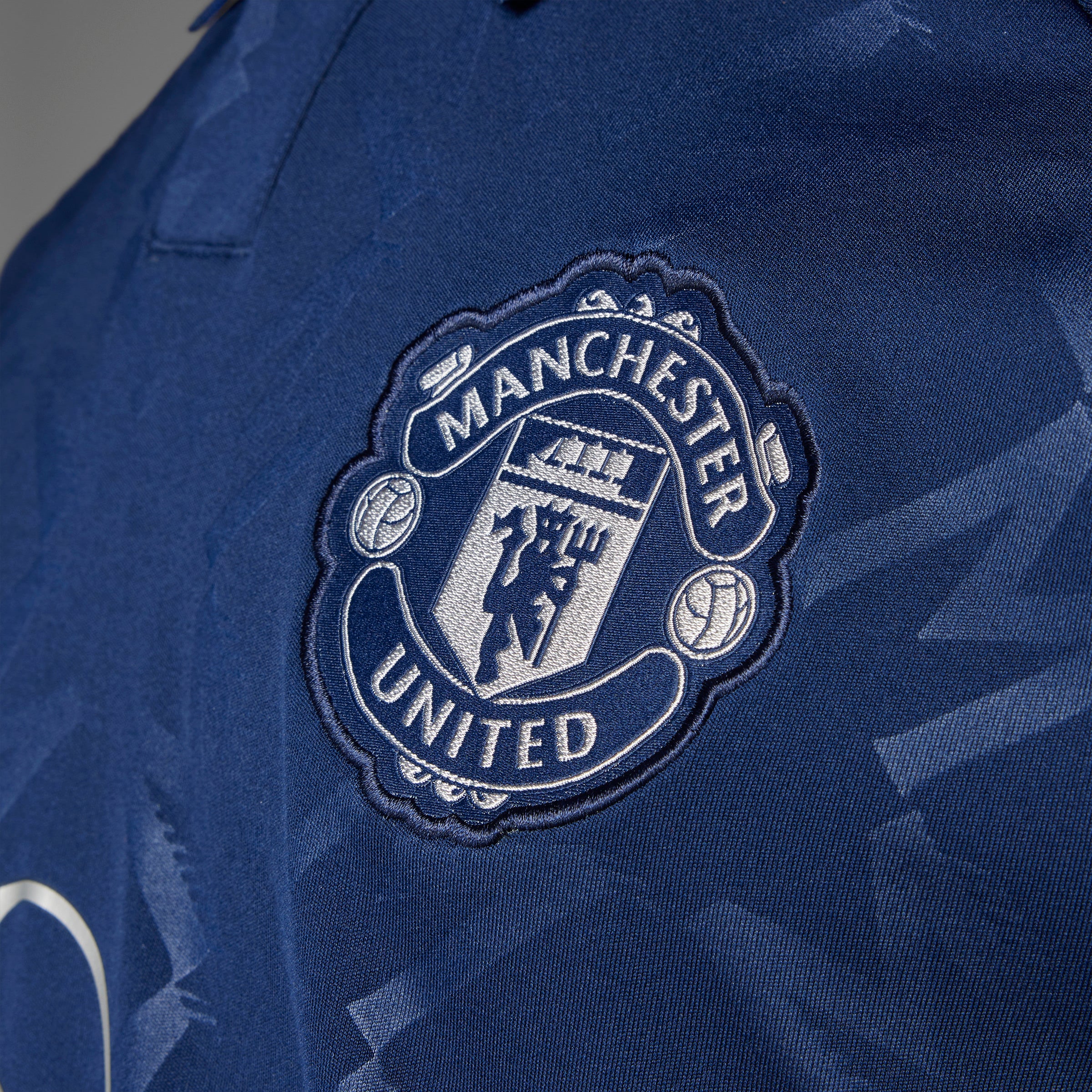 Adidas Manchester United 24/25 Away Short Sleeve Soccer Jersey - Authentic Football Shirt for Fans & Players - Perfect for Matchdays, Training & Casual Wear