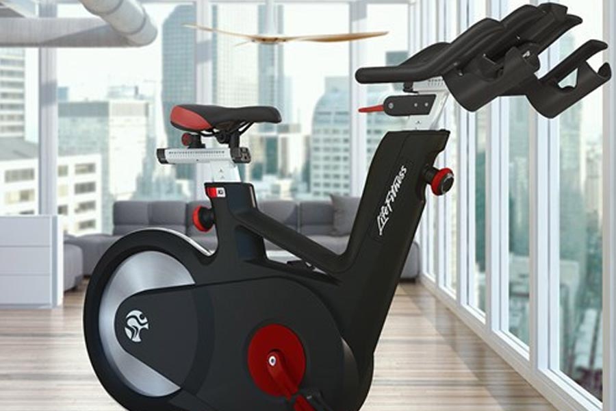 Life Fitness IC5 Indoor Cycling Bike - Premium Home Exercise Bike for Cardio & Strength Training - Perfect for Home Gym, Spin Classes & Fitness Enthusiasts