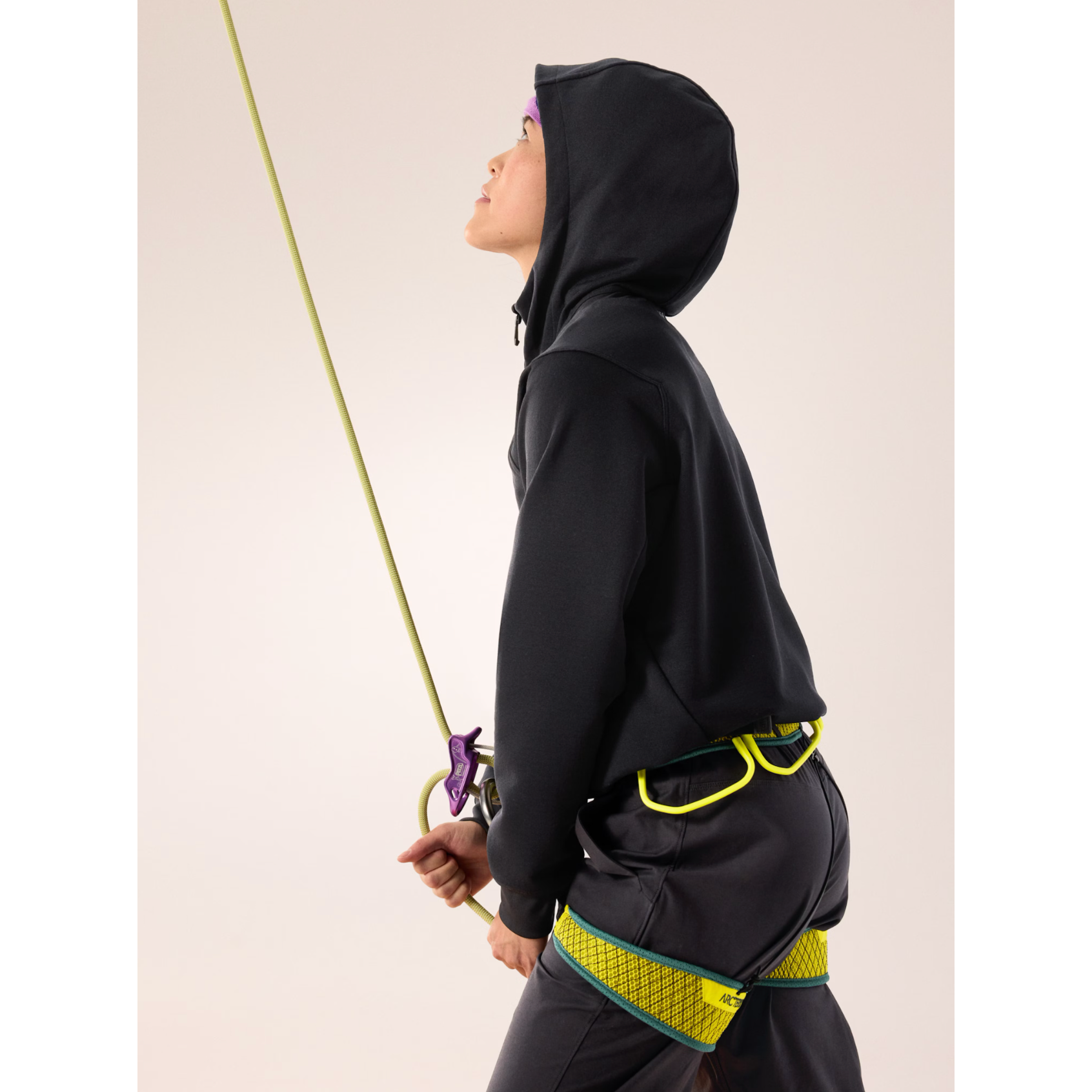 Arc'teryx Women's Aestas Pullover Hoody - Lightweight Summer Hiking & Outdoor Adventure Jacket for Travel & Camping