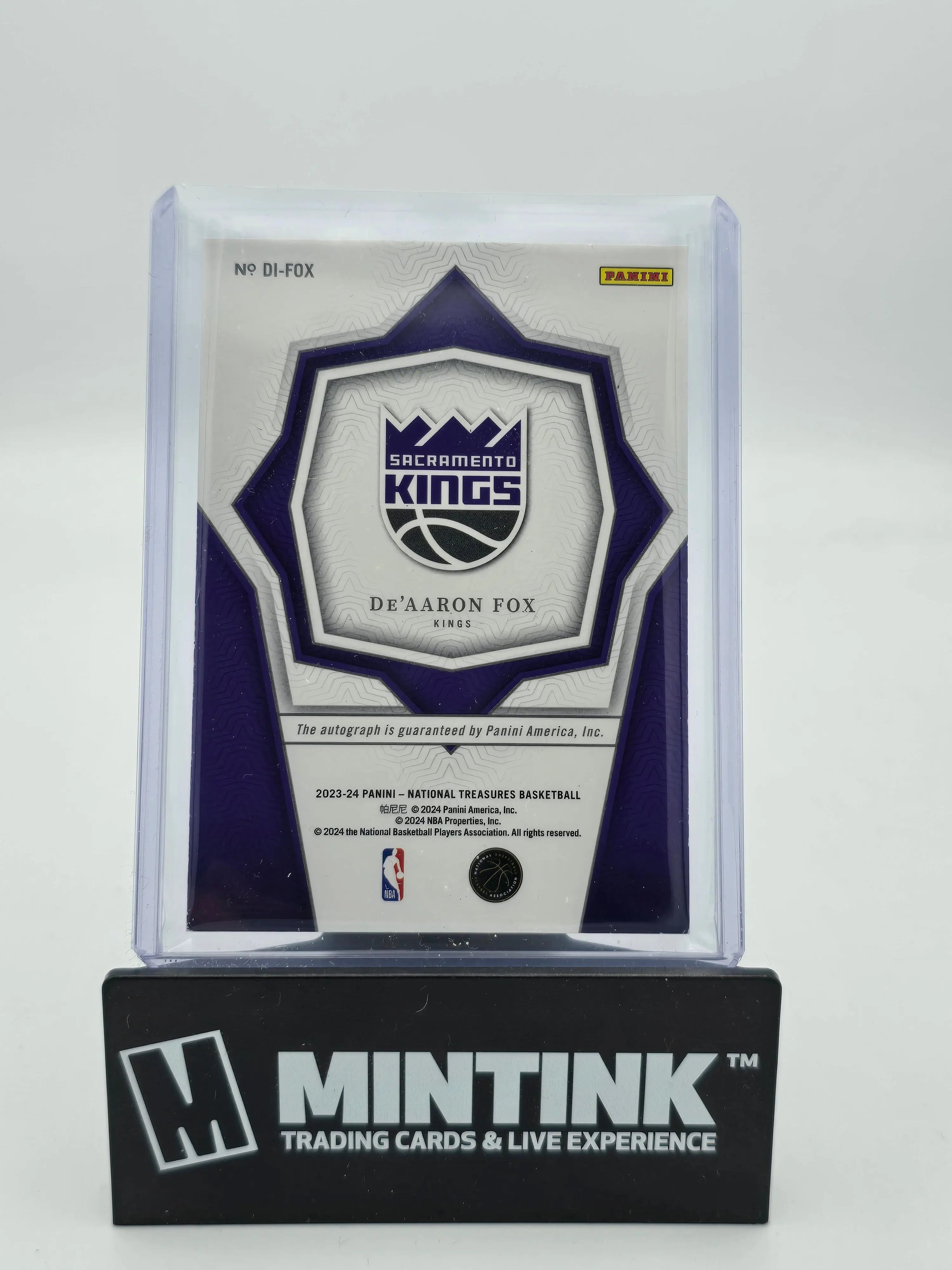 2023-24 Panini National Treasures Basketball De'Aaron Fox Definitive Ink Autograph Card /25 - Rare Collectible for NBA Fans & Sports Memorabilia Enthusiasts