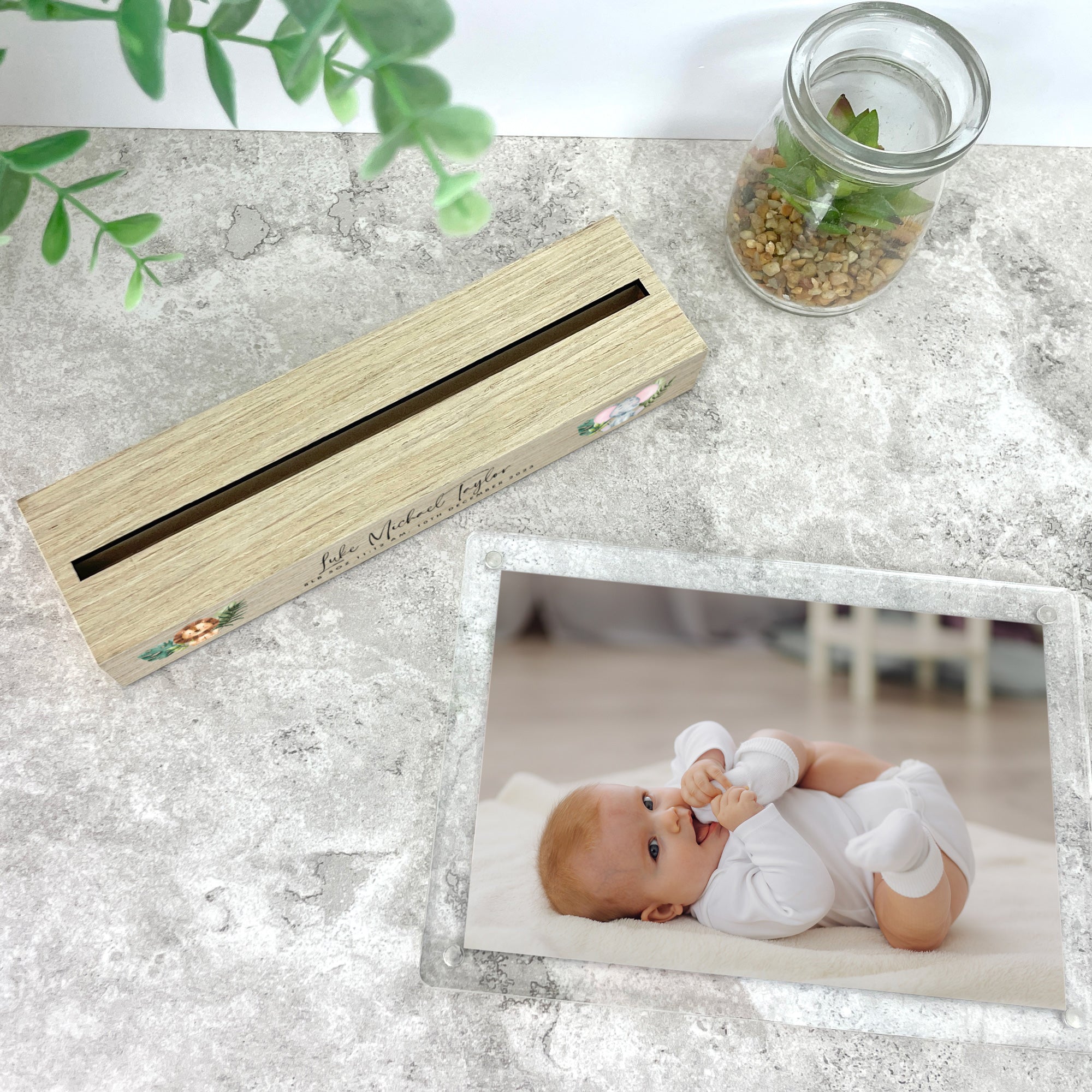Personalized Jungle Animals Wooden Photo Frame for Newborn Baby - 6x4 Inch Nursery Decor, Baby Shower Gift, Kids Room Wall Art