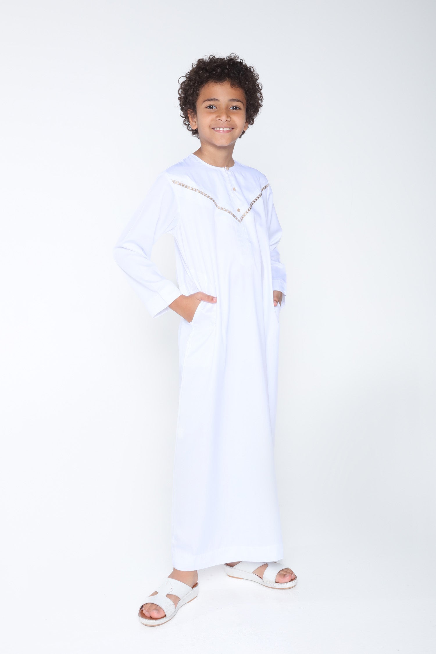 White and Gold Kids Omani Traditional Dress - Authentic Omani Cultural Outfit for Boys & Girls | Perfect for Eid, Weddings, and Cultural Celebrations
