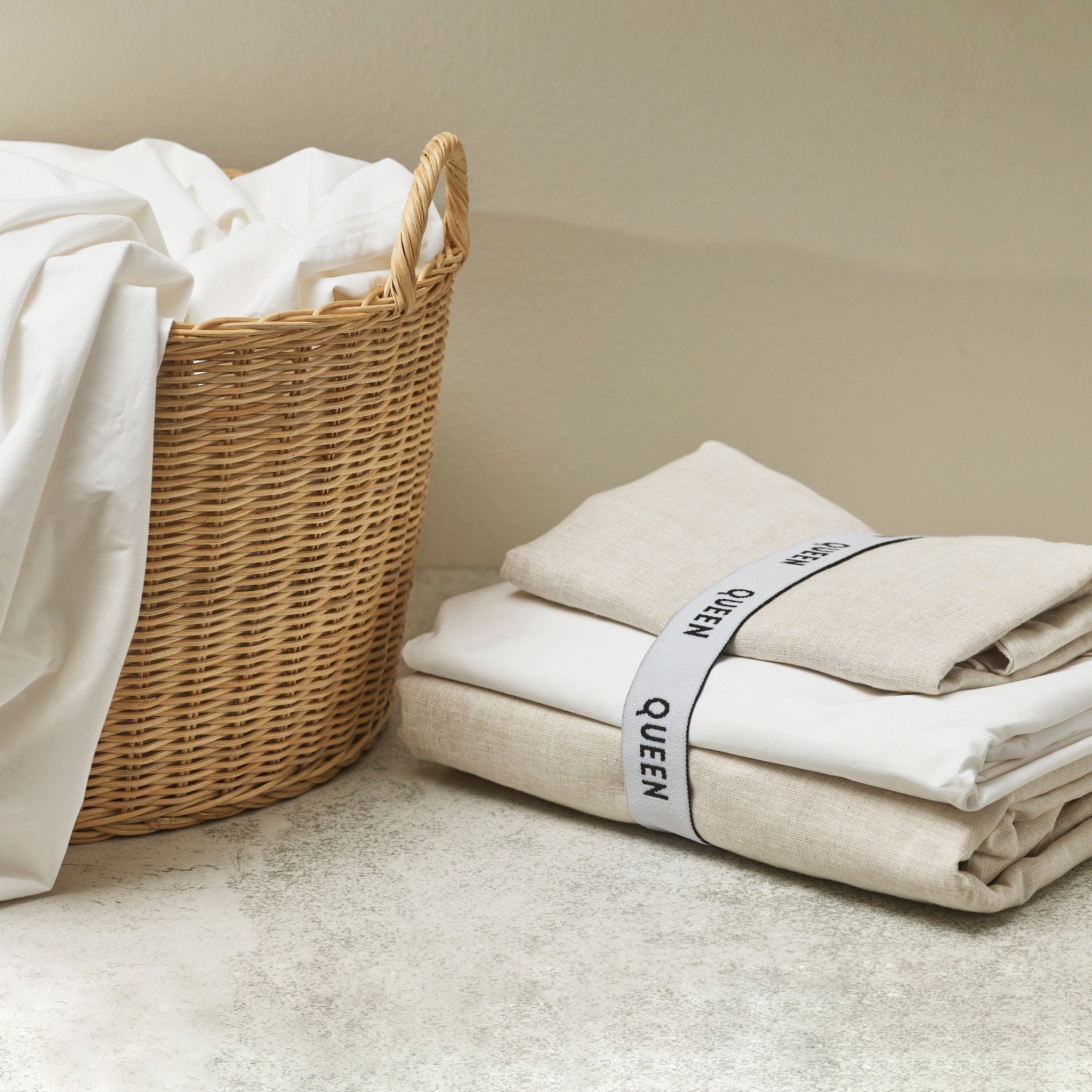 Premium THREAD DESIGN Bed Sheet Bands - Queen Size (Set of 2) - Non-Slip Elastic Sheet Holders for Secure Fit, Perfect for Deep Pocket Mattresses & Adjustable Beds