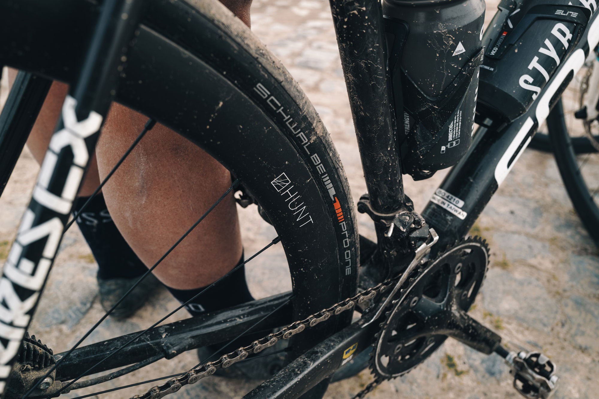HUNT 40 Carbon Disc Wheelset - Lightweight & Durable Road Bike Wheels for Racing & Performance Cycling | Perfect for Road Racers & Triathletes