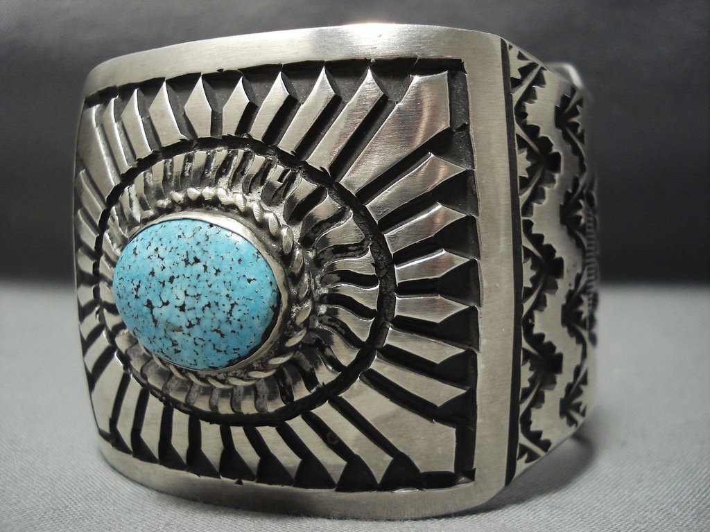 Vintage Navajo Native American Turquoise Sterling Silver Bracelet with Concentric Circles – Handmade Southwest Jewelry for Boho Fashion & Gift Giving