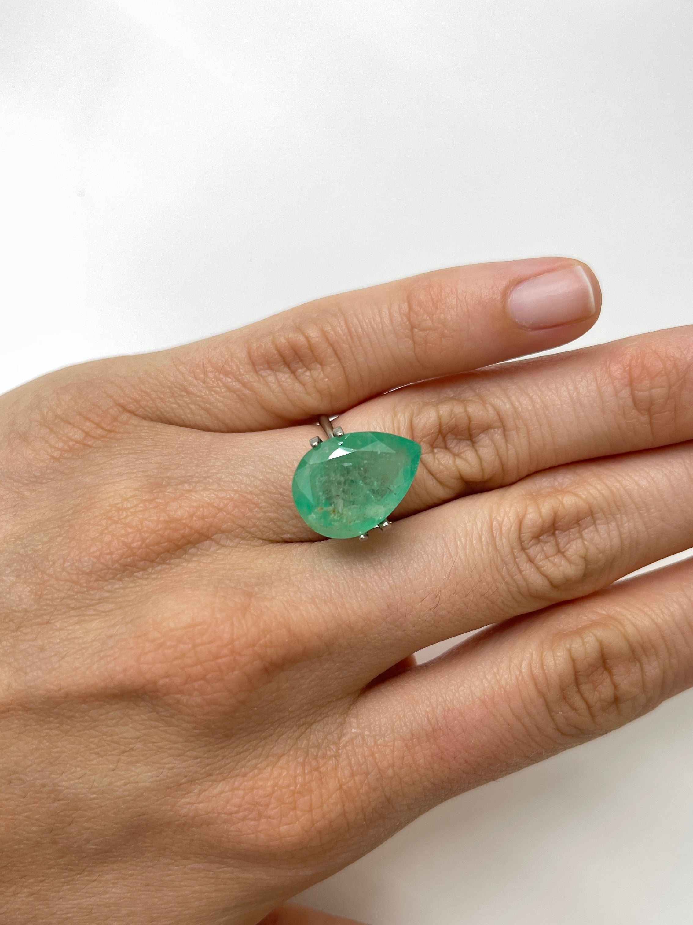 10.45 Carat Natural Colombian Emerald Pear Cut Loose Gemstone - Earthy Green 18x13mm for Jewelry Making, Engagement Rings & Luxury Gifts