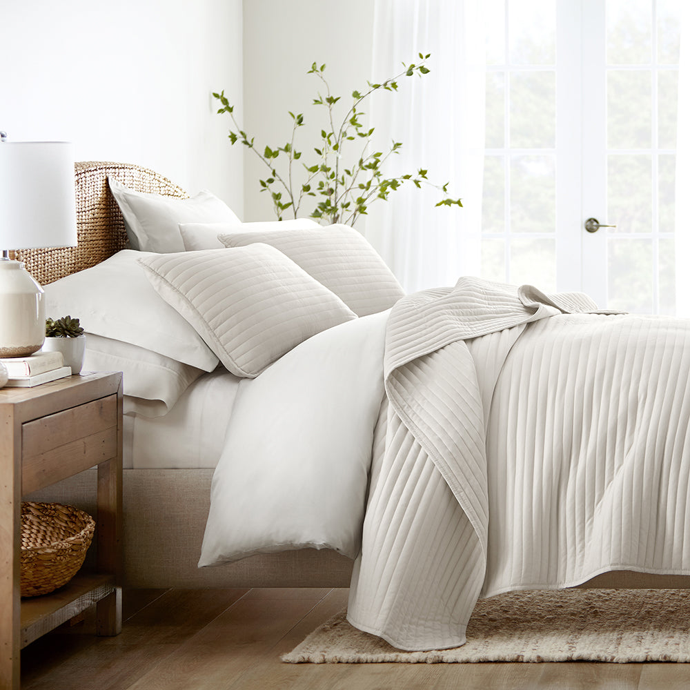 3 Piece Stripe Stitch Quilted Coverlet Set - Soft Bedding Set for Queen/King Size Beds - Perfect for Guest Rooms, Master Bedrooms & Cozy Home Decor