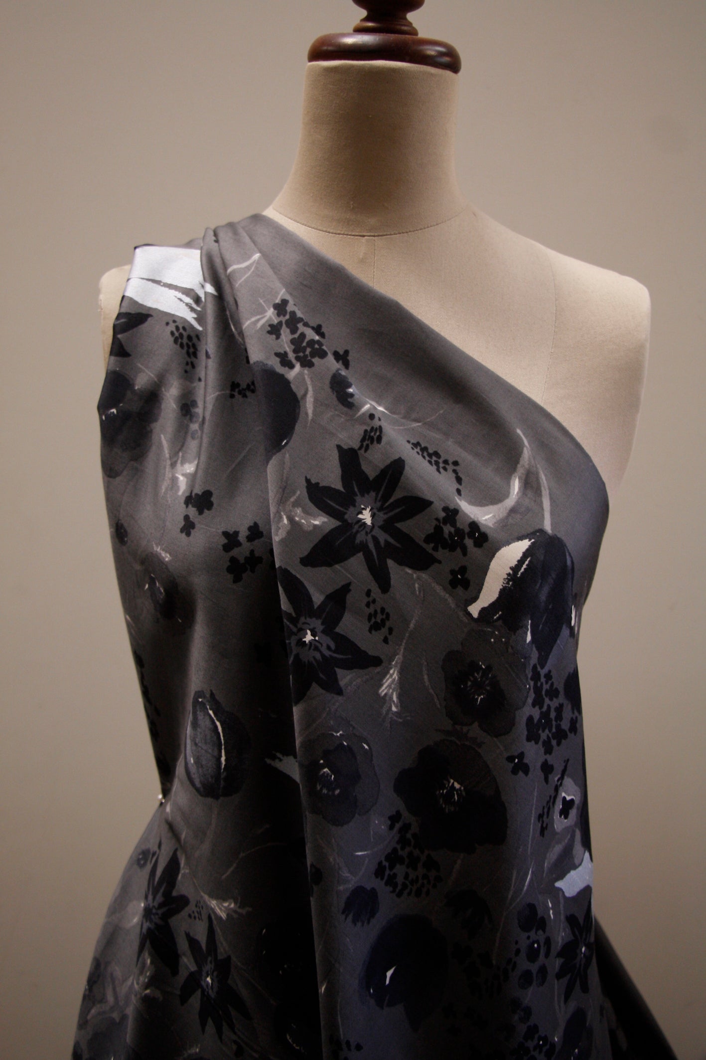 Nani Iro Cadeau Grey - Stylish and Elegant Gift for Special Occasions | Perfect for Birthdays, Anniversaries, and Holidays