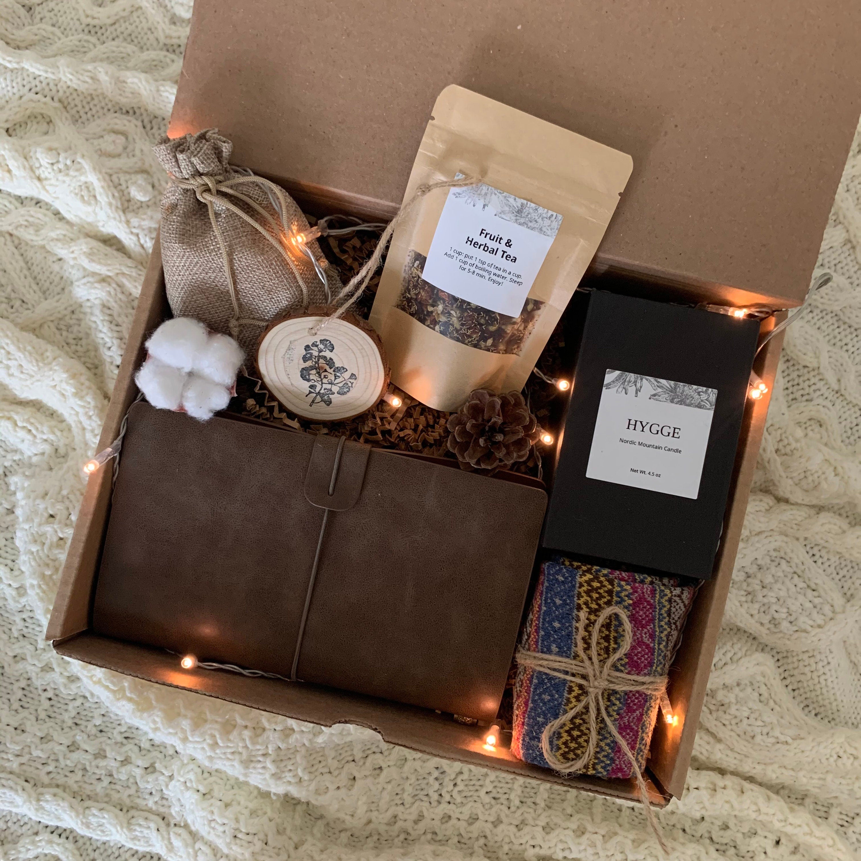 Cozy Fall Hygge Gift Box for Friends - Perfect for Autumn Relaxation, Self-Care & Thoughtful Gifts