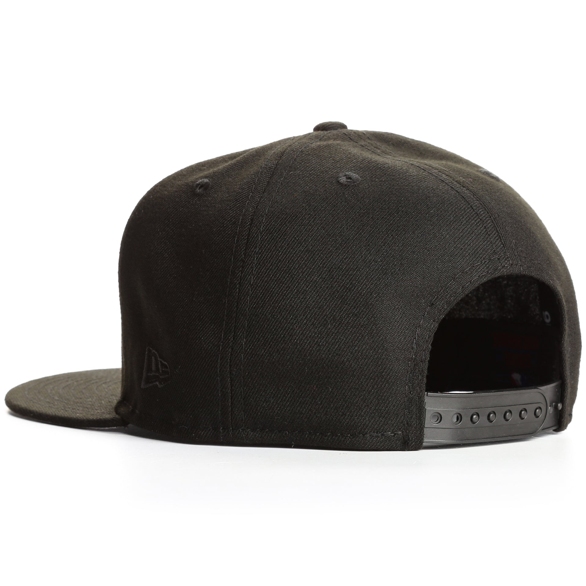 New Era 9Fifty Boston Red Sox Basic Snapback Hat - Blackout Adjustable Baseball Cap for Men & Women - Perfect for Baseball Games, Streetwear Fashion & Sports Fans