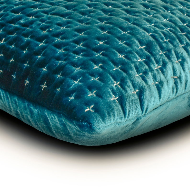 Teal Blue Velvet Throw Pillow Cover - Soft & Luxurious Decorative Cushion for Sofa, Bed, or Chair - Perfect for Living Room, Bedroom & Home Decor