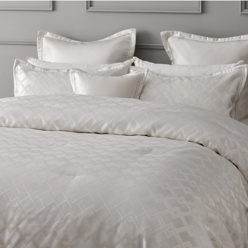 Firenze Pearl White 6-Piece Comforter Set | Super King Size Bedding | Luxury Soft Microfiber Duvet Cover with Pillowcases | Perfect for Master Bedroom, Guest Room & Hotel Decor