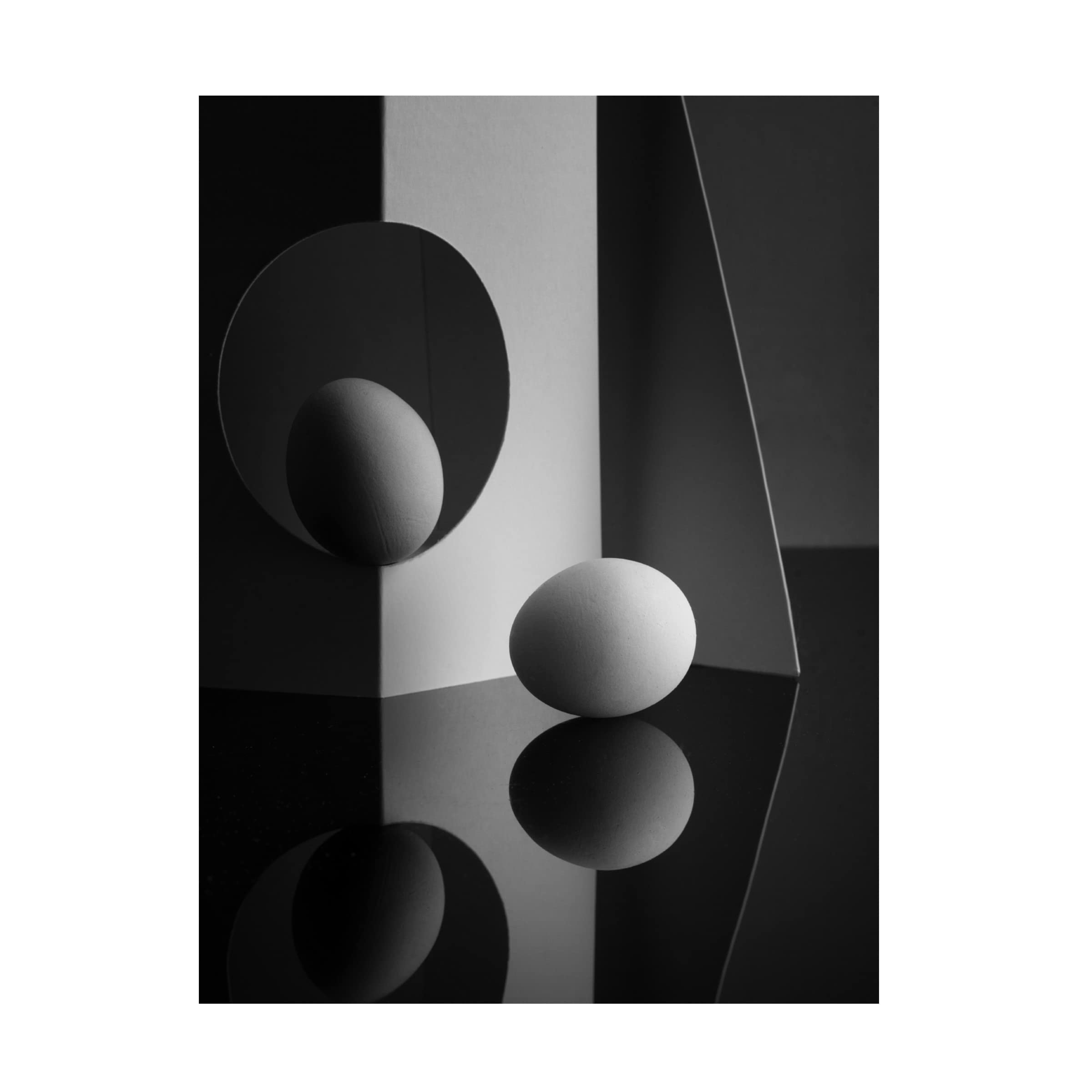 Trademark Fine Art 'Equilibrium' Abstract Canvas Painting by Vladimir Pavlovskyy - Modern Wall Art for Living Room, Bedroom & Office Decor