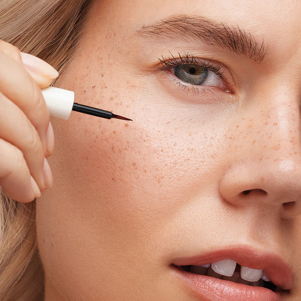 Freck The Original Natural Freckle Pen & Highlighter – Vegan, Cruelty-Free Freckle Makeup for Sun-Kissed Look | Perfect for Everyday Glam & No-Makeup Makeup Looks