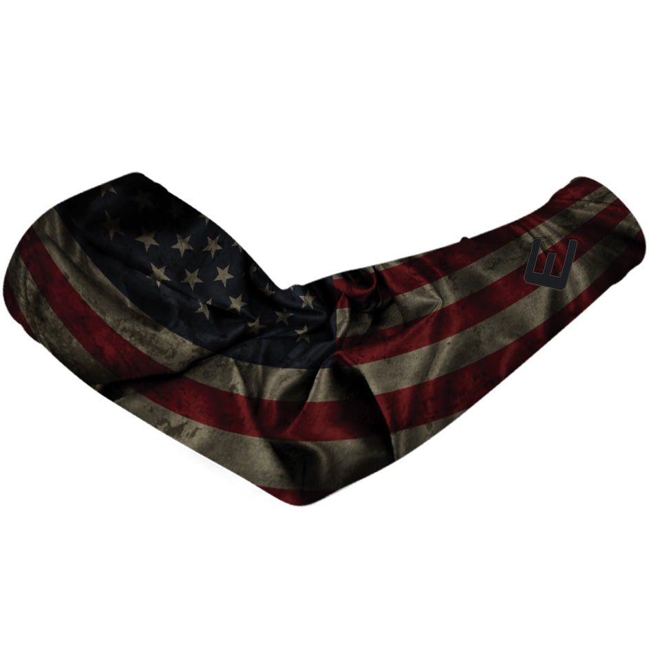 Vintage USA Flag Arm Sleeve - Patriotic Compression Sleeve for Sports, Running & Outdoor Activities - American Flag Design for Men & Women