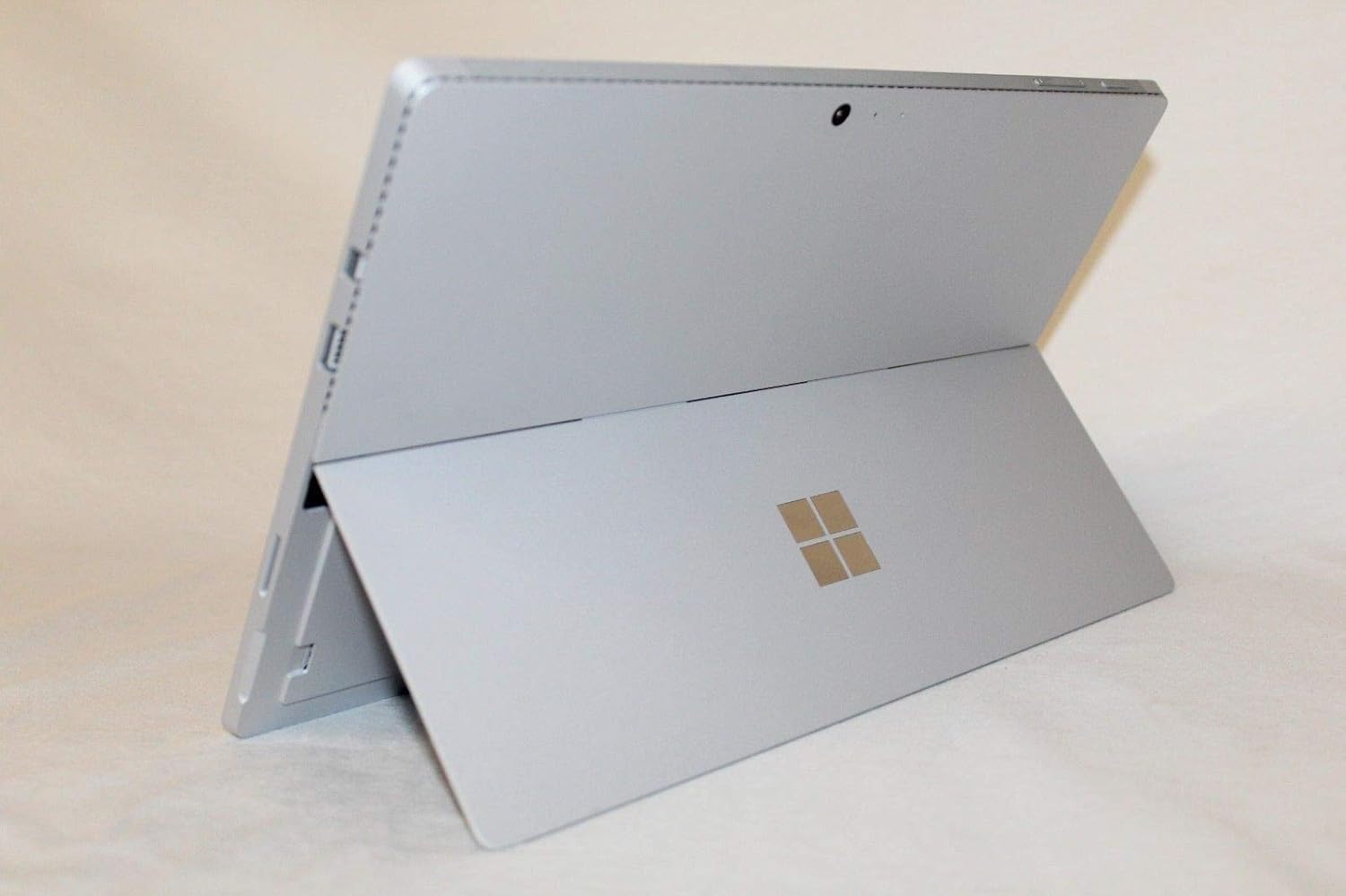 Refurbished Microsoft Surface Pro 4 - Intel Core M Processor, 4GB RAM, 128GB SSD, Windows 10 | Premium 2-in-1 Laptop Tablet for Business, Students & Creative Professionals | Perfect for Remote Work, Note-Taking & Digital Art