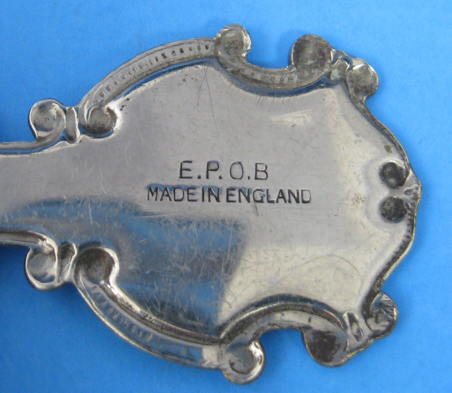 Vintage 1920s Enamel Finial Tea Scoop - Authentic Wrexham England Tea Caddy Spoon Souvenir | Perfect for Tea Lovers, Collectors & British-Themed Gifts