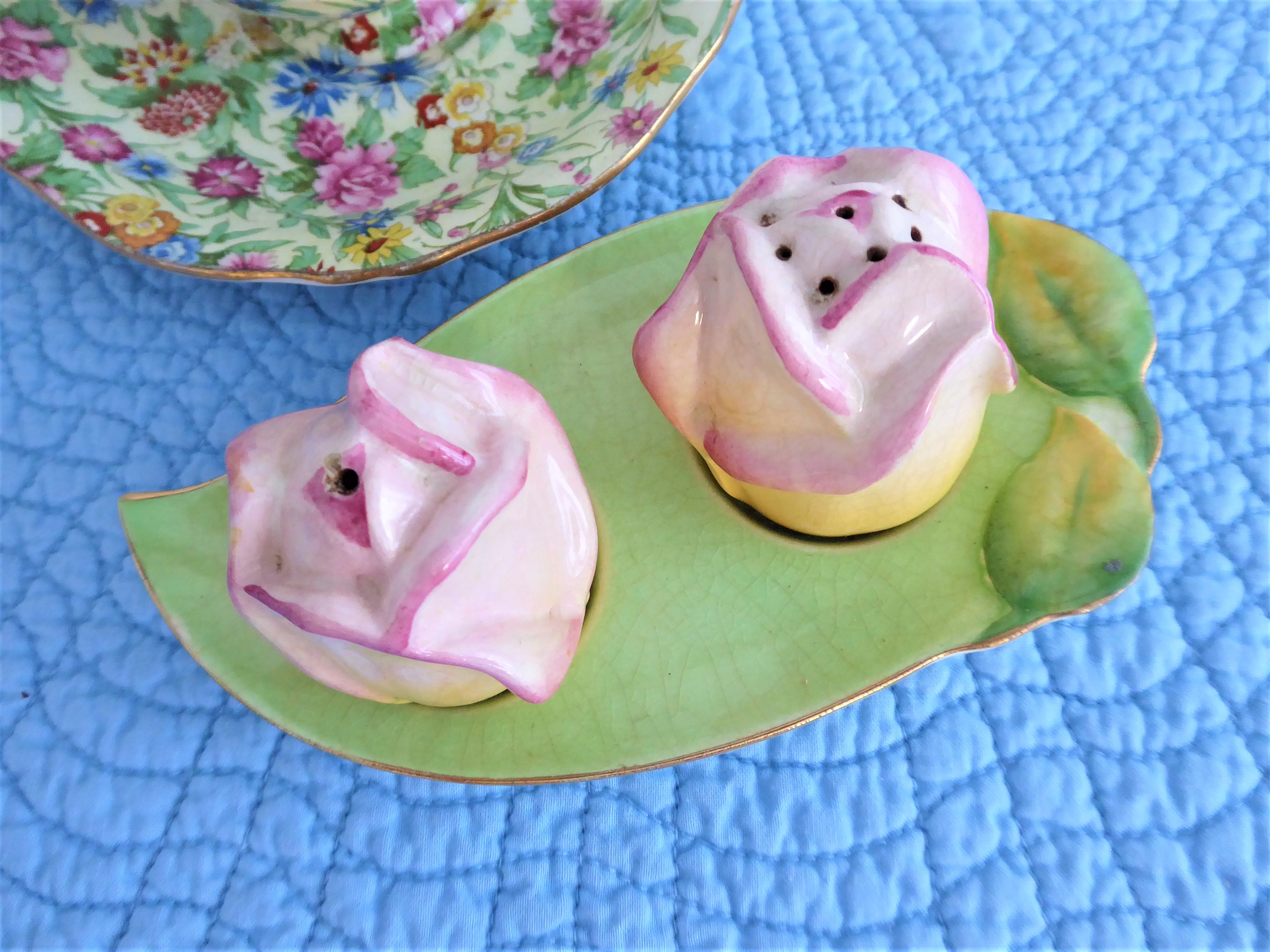 Vintage Royal Winton Grimwades Rosebud Salt & Pepper Set with Tray - Relief Molded Ware (1942-1950s) | Classic English Tableware for Tea Parties & Collectors