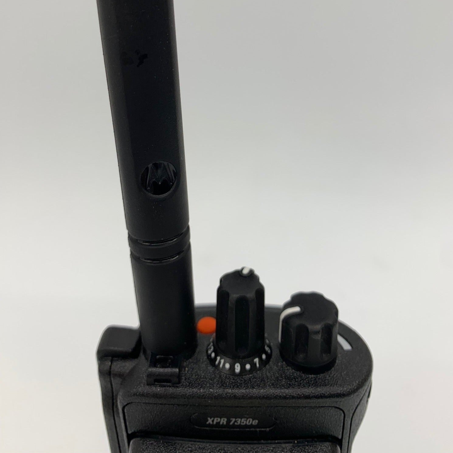 Motorola XPR7350e UHF Two-Way Radio - AAH56RDC9RA1AN Portable Walkie Talkie for Business, Construction & Outdoor Adventures | Long Range Communication Device for Teams & Emergency Use