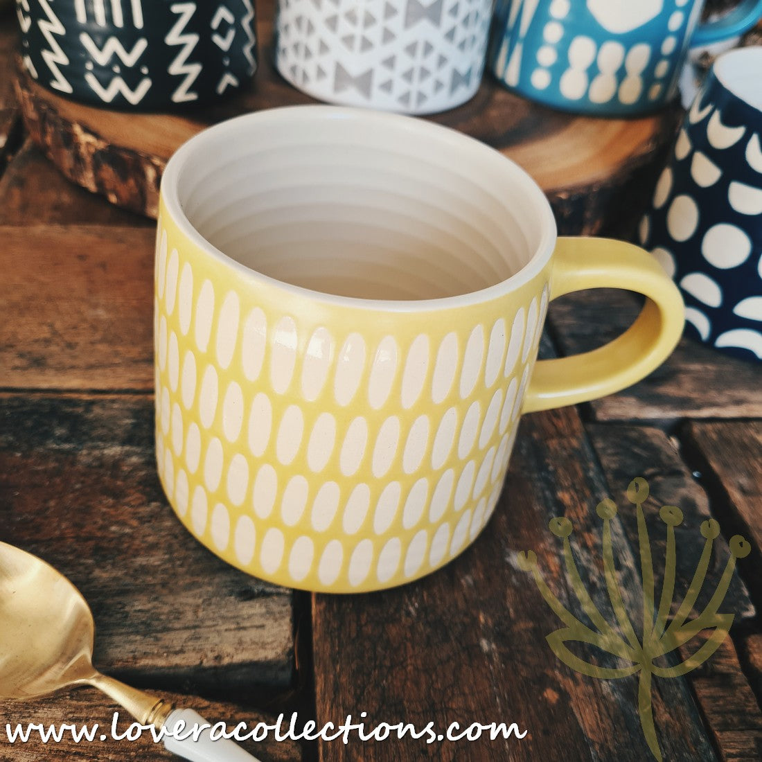 Groovy Embossed Dinnerware Set - 70% Off Clearance Sale | Elegant Tableware for Parties, Weddings & Home Decor
