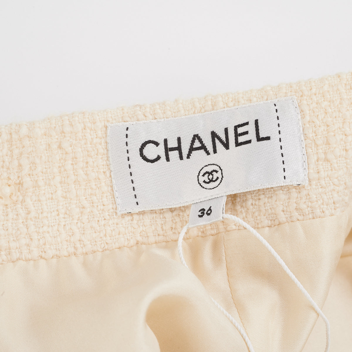 Chanel Ivory Pencil Skirt Women's Size 36 (US 6) - Elegant Office Wear & Cocktail Party Dress