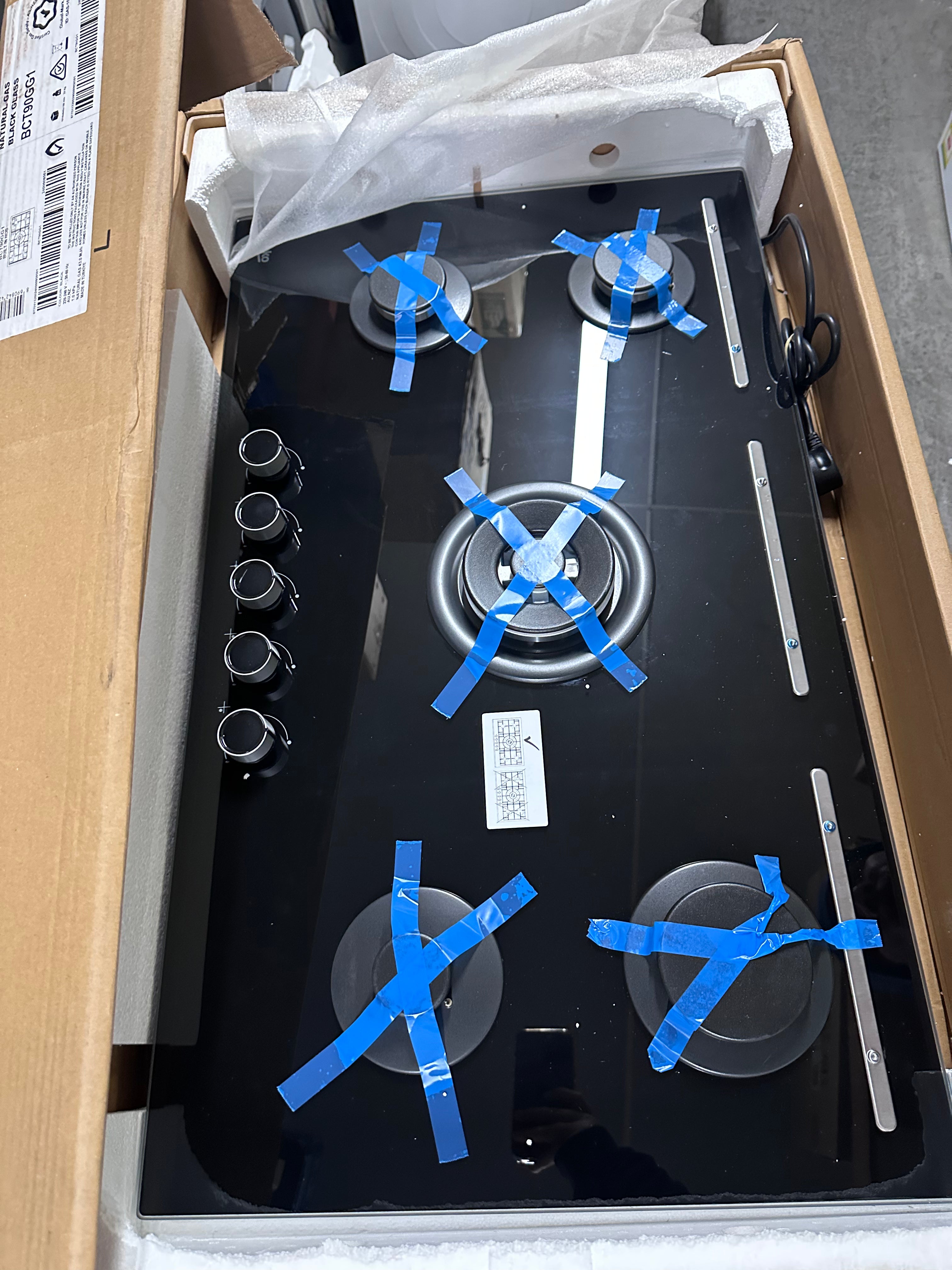 Beko BCT90GG1 90cm Black Tempered Glass Gas Cooktop - 5 Burner Gas Stove for Modern Kitchen | Fast Cooking & Even Heat Distribution | Perfect for Home Chefs & Large Families