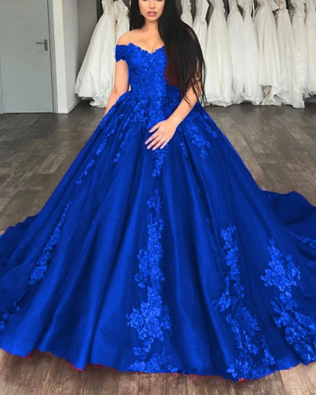 Elegant Maroon Quinceañera Dresses with Lace Appliques - Off-the-Shoulder Ball Gowns for Sweet 15, 16 Birthday Parties & Formal Dances