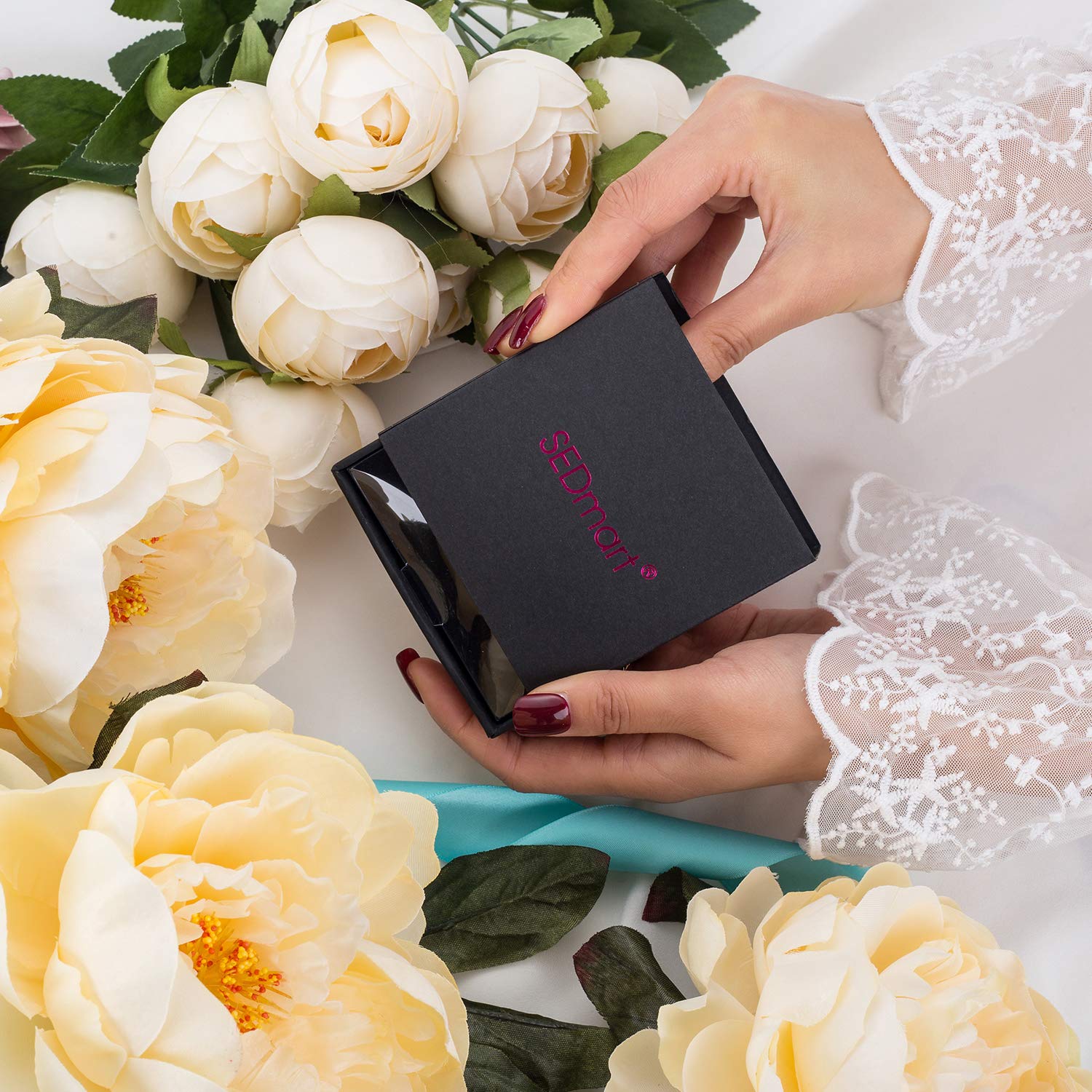 Personalized Engraved Compact Mirror for Daughter - Inspirational Quotes Gift from Mom, Ideal for Christmas, Birthday, Graduation, Daily Use & Special Occasions