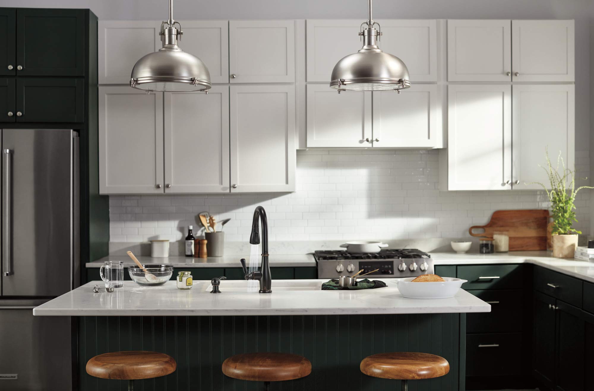 Peerless P7965LF-OB Elmhurst Single-Handle Pull-Down Kitchen Faucet in Oil Rubbed Bronze - Perfect for Modern Farmhouse & Industrial Style Kitchens