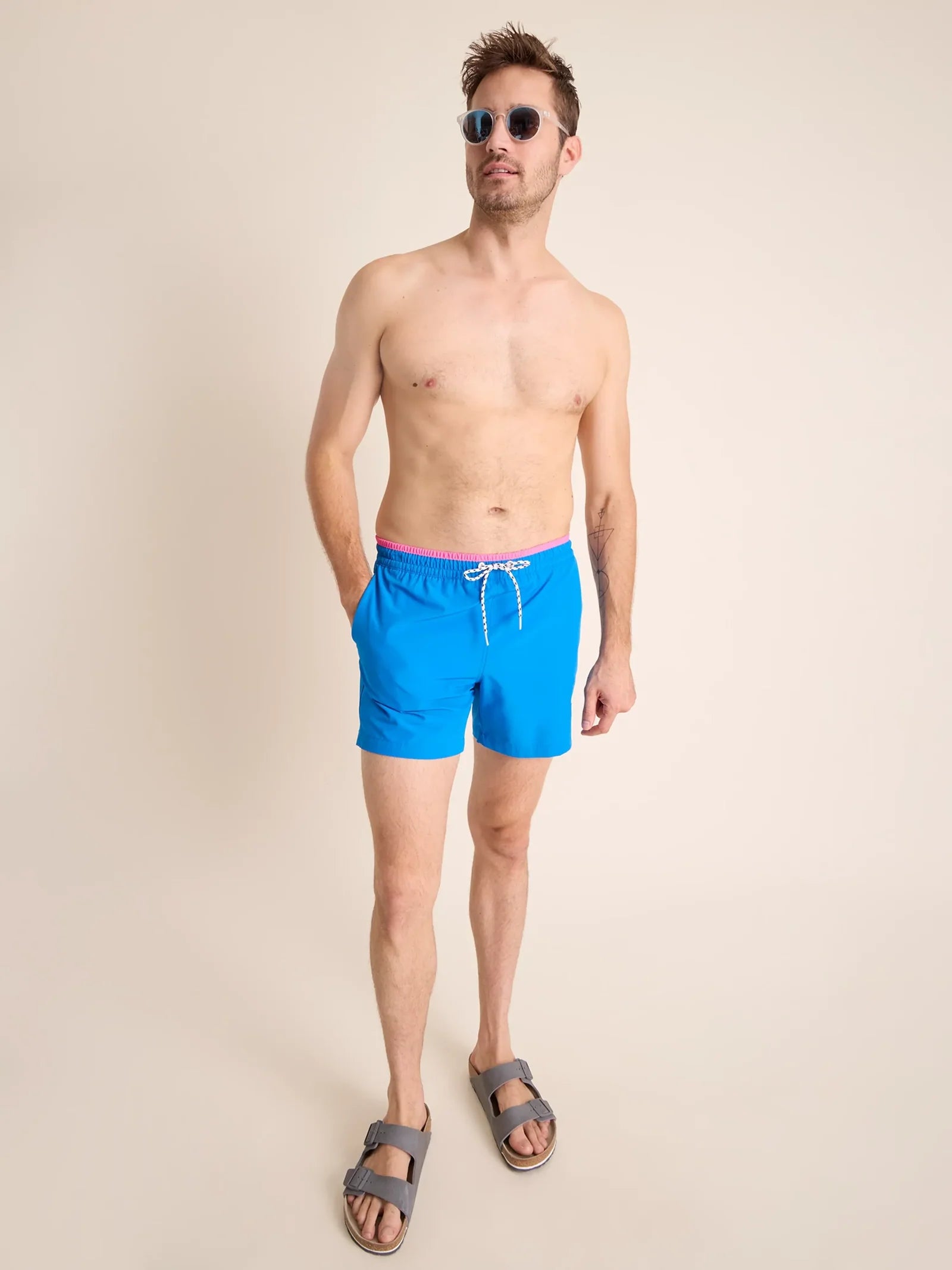 Chubbies 5.5 Inch The Prince of Prints Swim Trunks - Bright Blue Quick-Dry Swim Shorts for Men | Beach, Pool & Summer Vacation