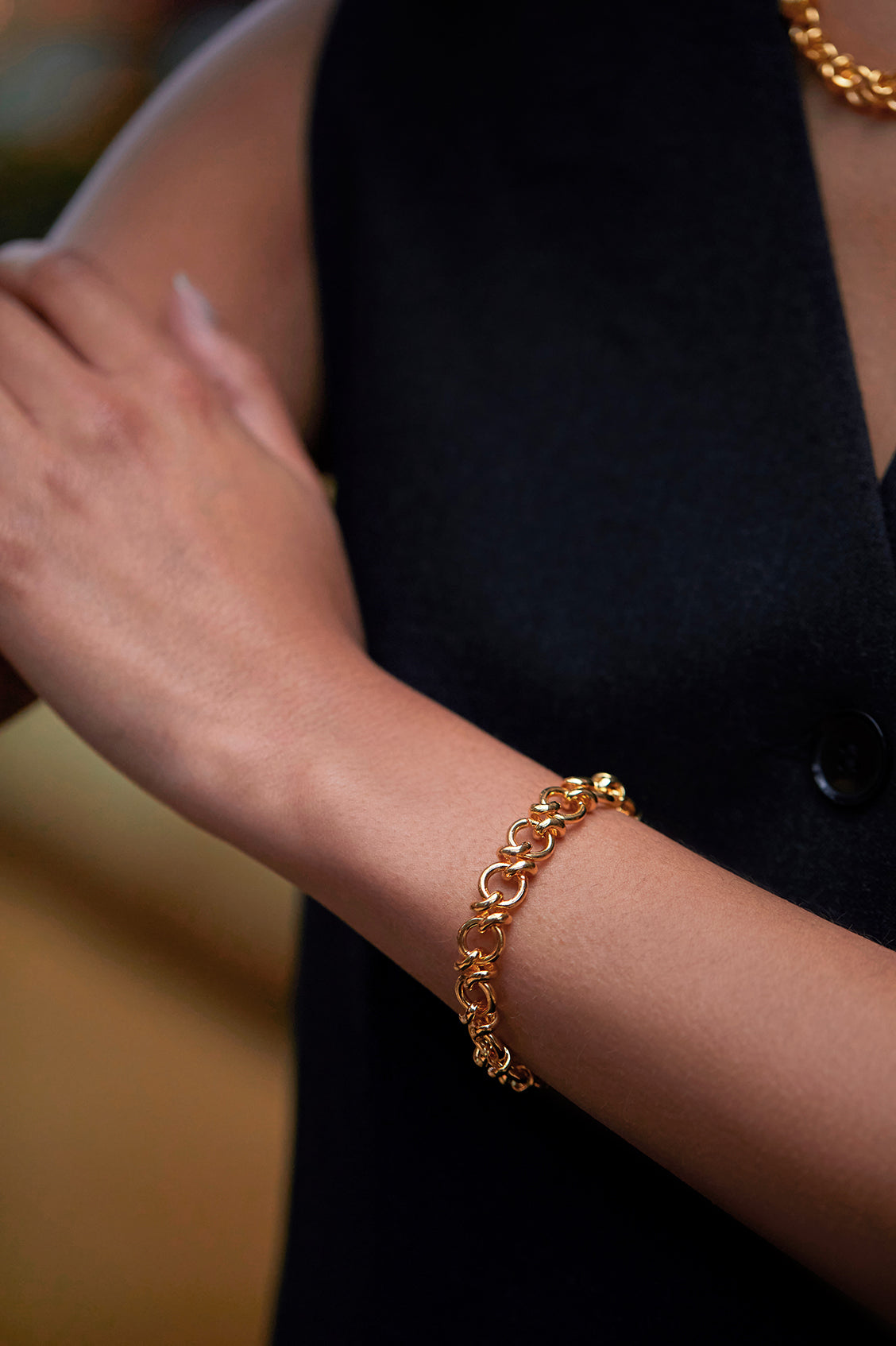 Stylish Knot Link Chain Bracelet for Women - Trendy Gold & Silver Jewelry Gift for Her - Perfect for Casual Wear, Date Night & Special Occasions