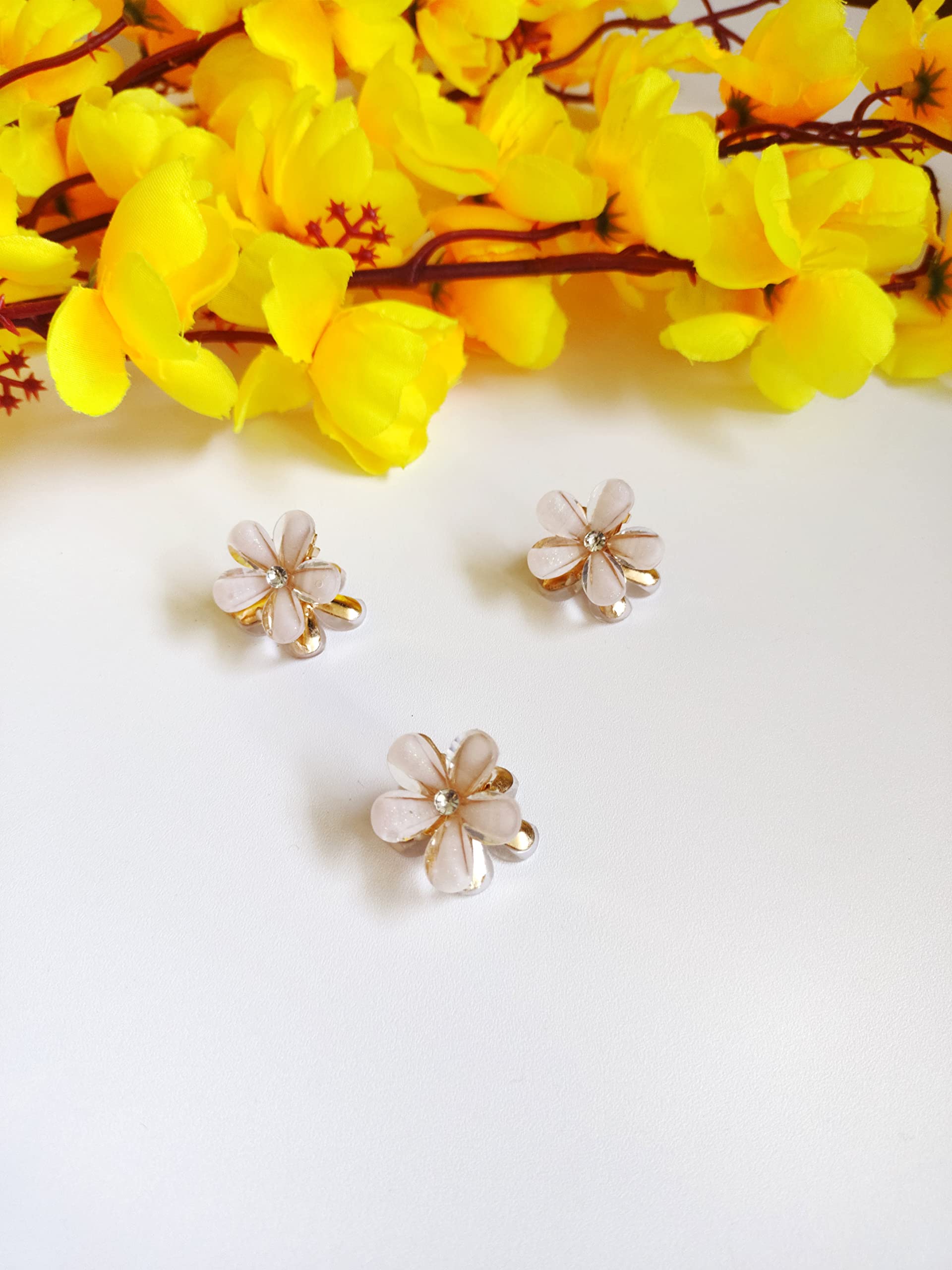 BellaStella Fashion 3-Piece Korean Style Floral Hair Clips Set - Mini Hair Clutchers for Girls & Women (White) | Perfect for School, Parties & Daily Hair Styling