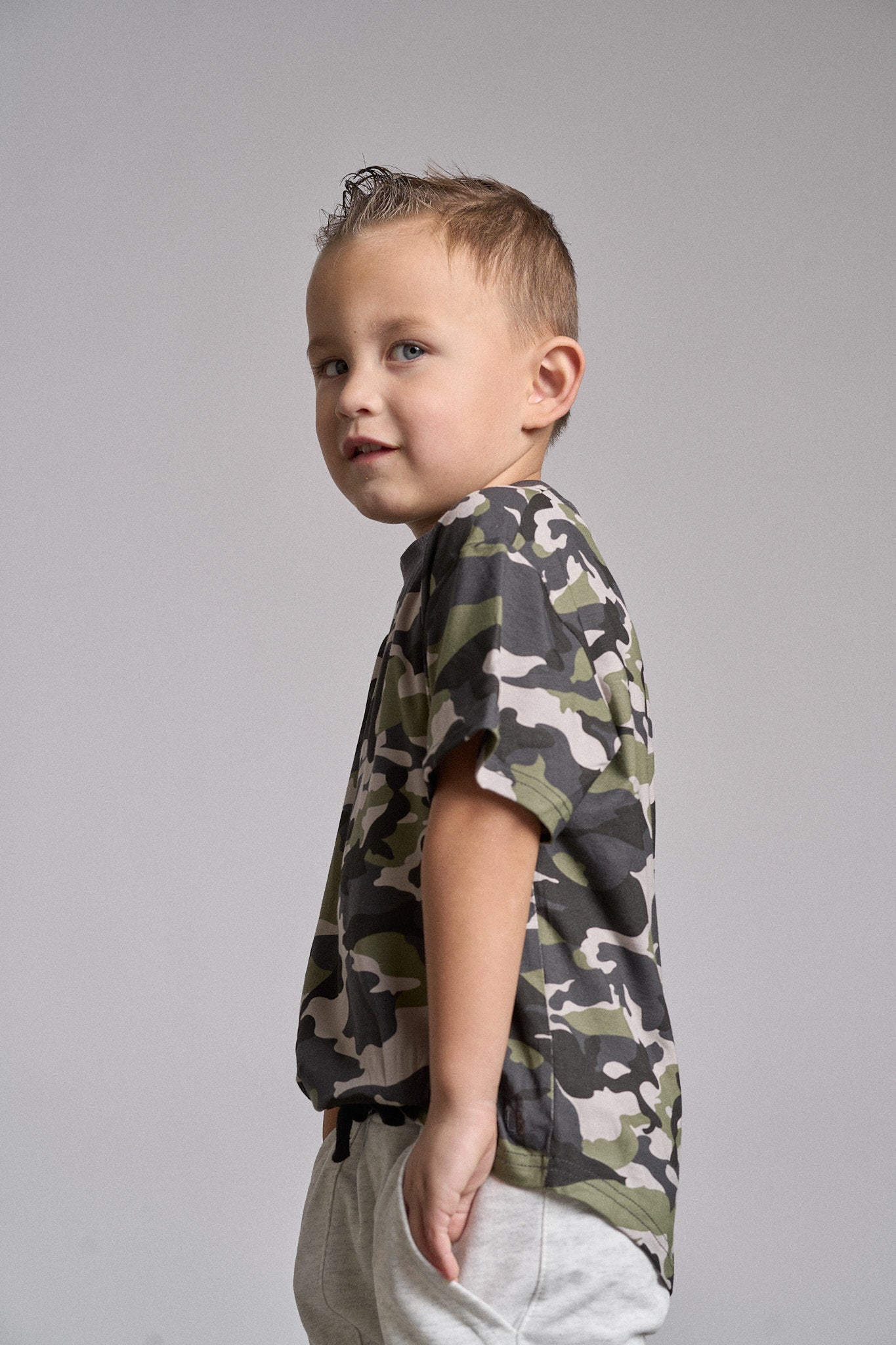 Oversized Bamboo T-Shirt for Men & Women - Soft Army Camo Print - Comfortable Loose Fit Casual Tee - Perfect for Streetwear, Loungewear, and Outdoor Activities