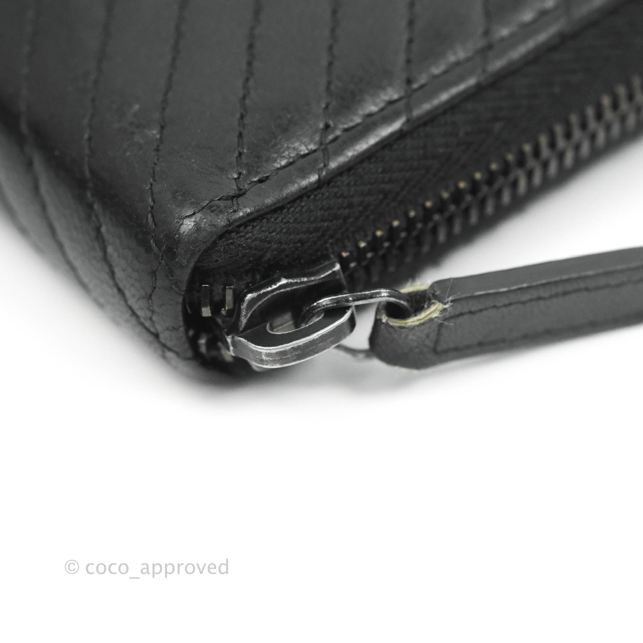 Chanel Chevron Zipped Around Long Wallet in Black Lambskin - Luxury Women's Leather Wallet for Everyday Use & Special Occasions