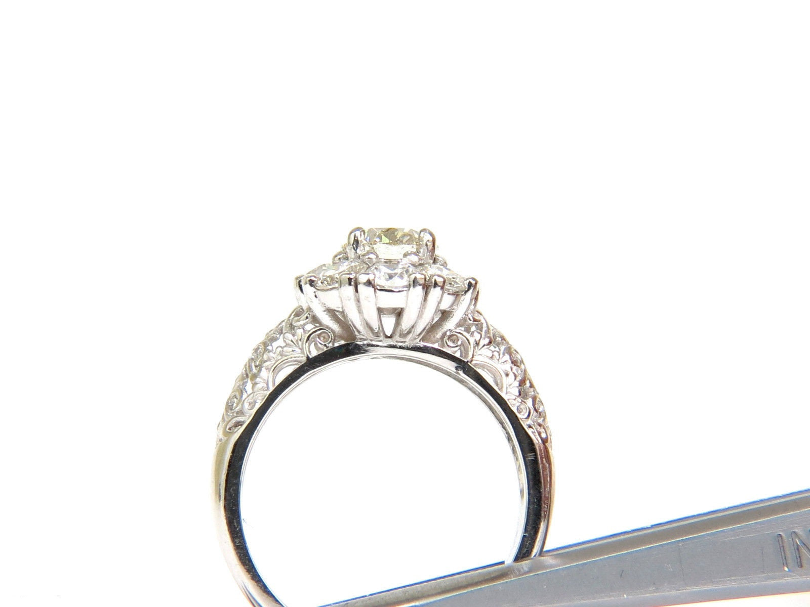 2.06CT 3D Gilt Cluster Diamond Ring in 14KT Gold - VS Clarity A+ Design for Women, Perfect for Engagement, Wedding & Anniversary Gifts