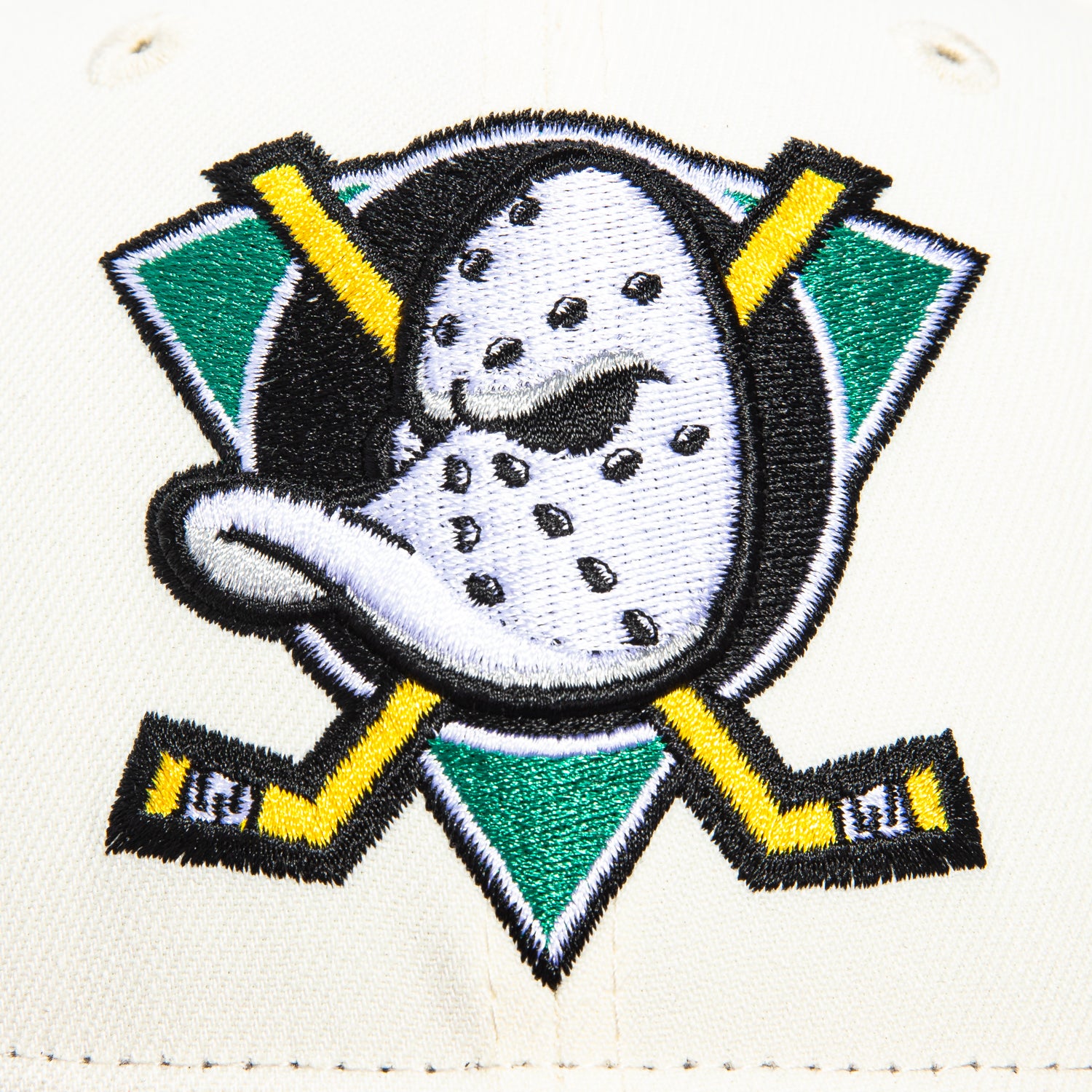 New Era 59Fifty Anaheim Ducks Snapback Hat - White & Maroon NHL Hockey Cap for Men & Women - Perfect for Games, Fan Gear & Streetwear Fashion