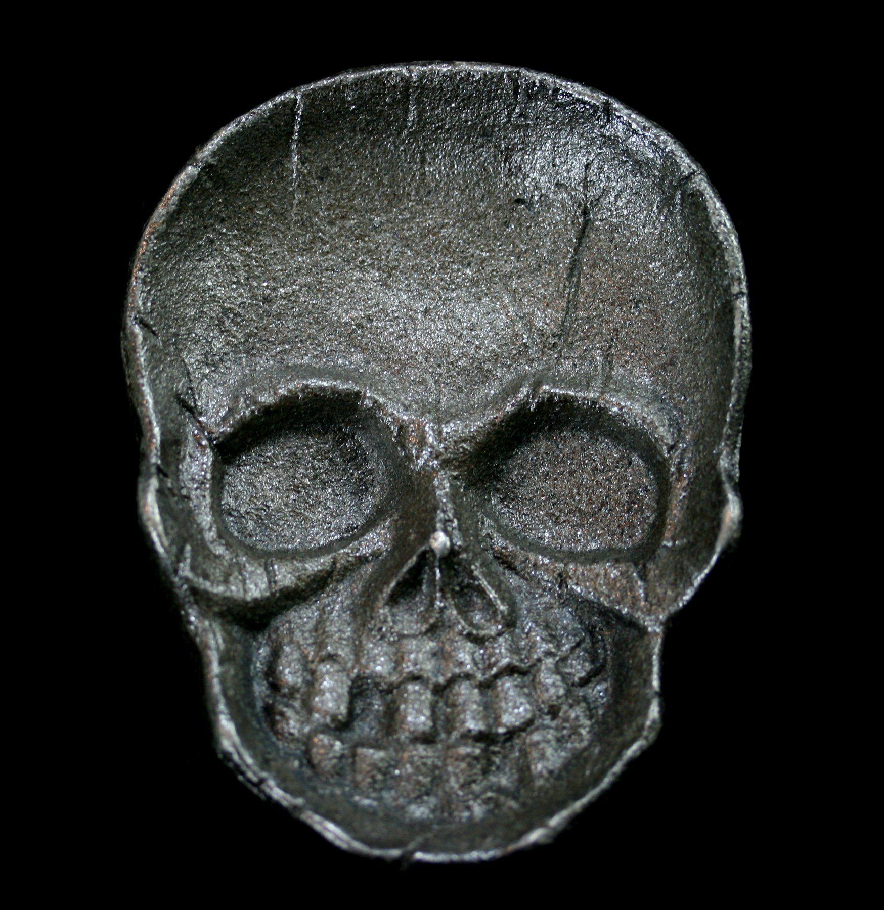 Cast Iron Skull Dish - Gothic Decor Serving Bowl for Halloween, Horror Parties & Dark Aesthetic Home Decor | Perfect for Candy, Snacks & Appetizers