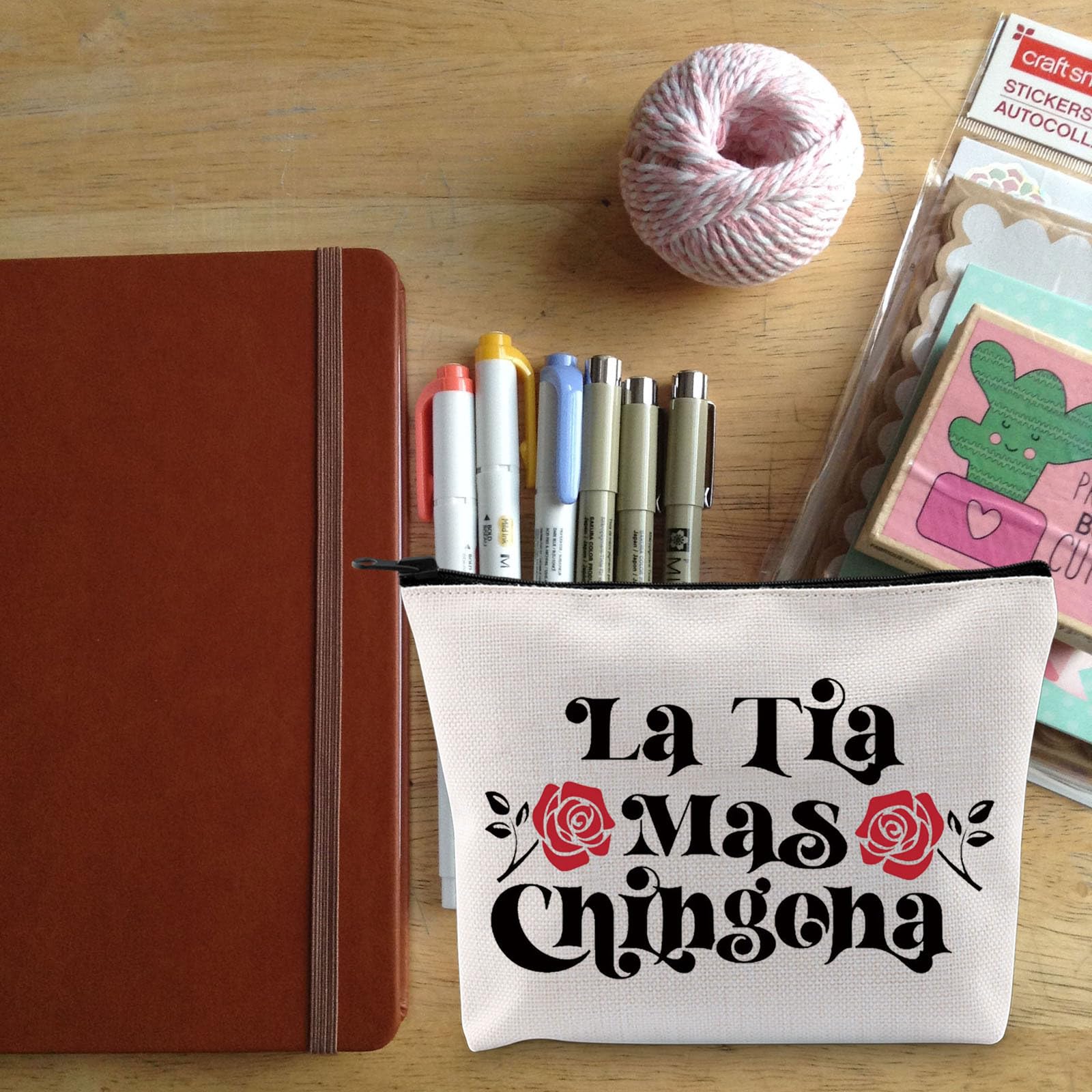 Funny Mexican Makeup Pouch Bag - 'La Tia Mas Chingona' Cosmetic Bag for Women | Unique Mexican Lover Gifts & Latina Accessories | Perfect for Travel, Birthday Presents & Bachelorette Parties