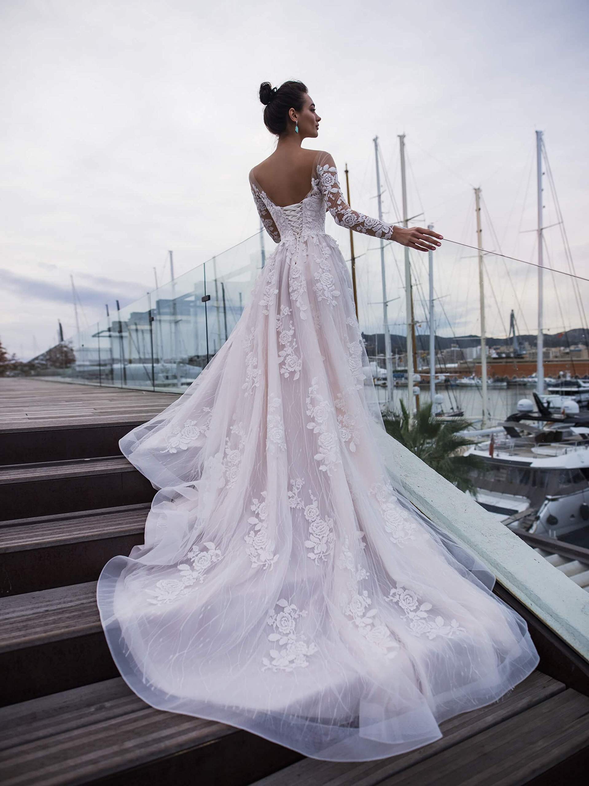 Elegant Long Sleeve Lace Wedding Dress with Sweetheart Neckline | A-Line Beach Bridal Gown for Women | Plus Size 20 White | Perfect for Beach Weddings, Outdoor Ceremonies & Romantic Photoshoots