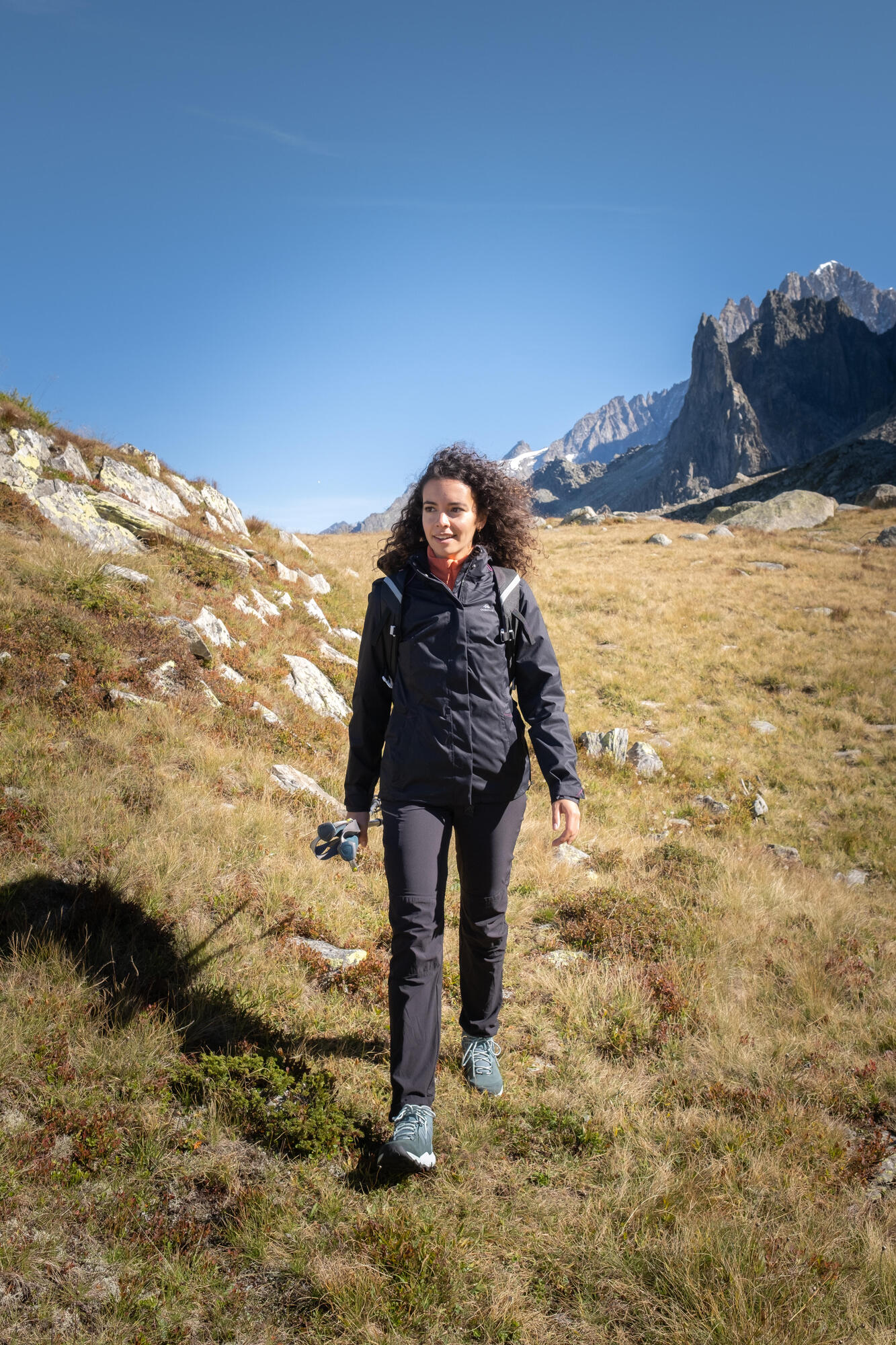Quechua Women's Waterproof Hiking Jacket MH100 - Lightweight Windproof Outdoor Coat for Mountain Trekking & Camping Adventures