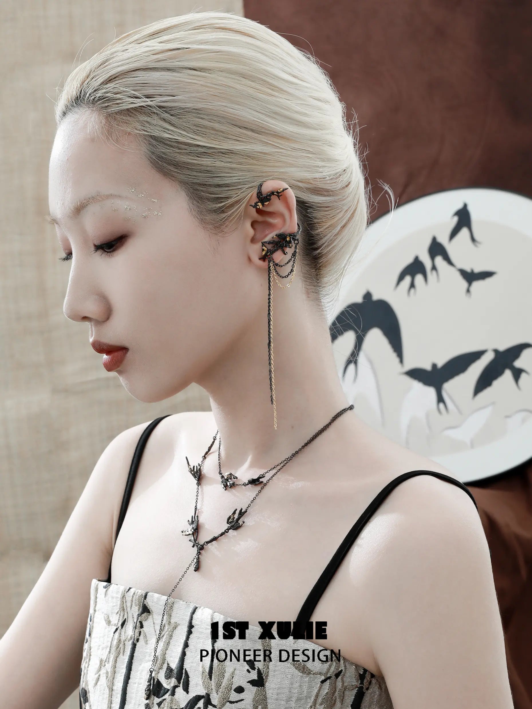 18K Black Gold Plated & Gold Leaf Swallow Choker Necklace™ - Elegant Vintage Bird Jewelry for Women, Perfect for Evening Parties, Weddings & Special Occasions
