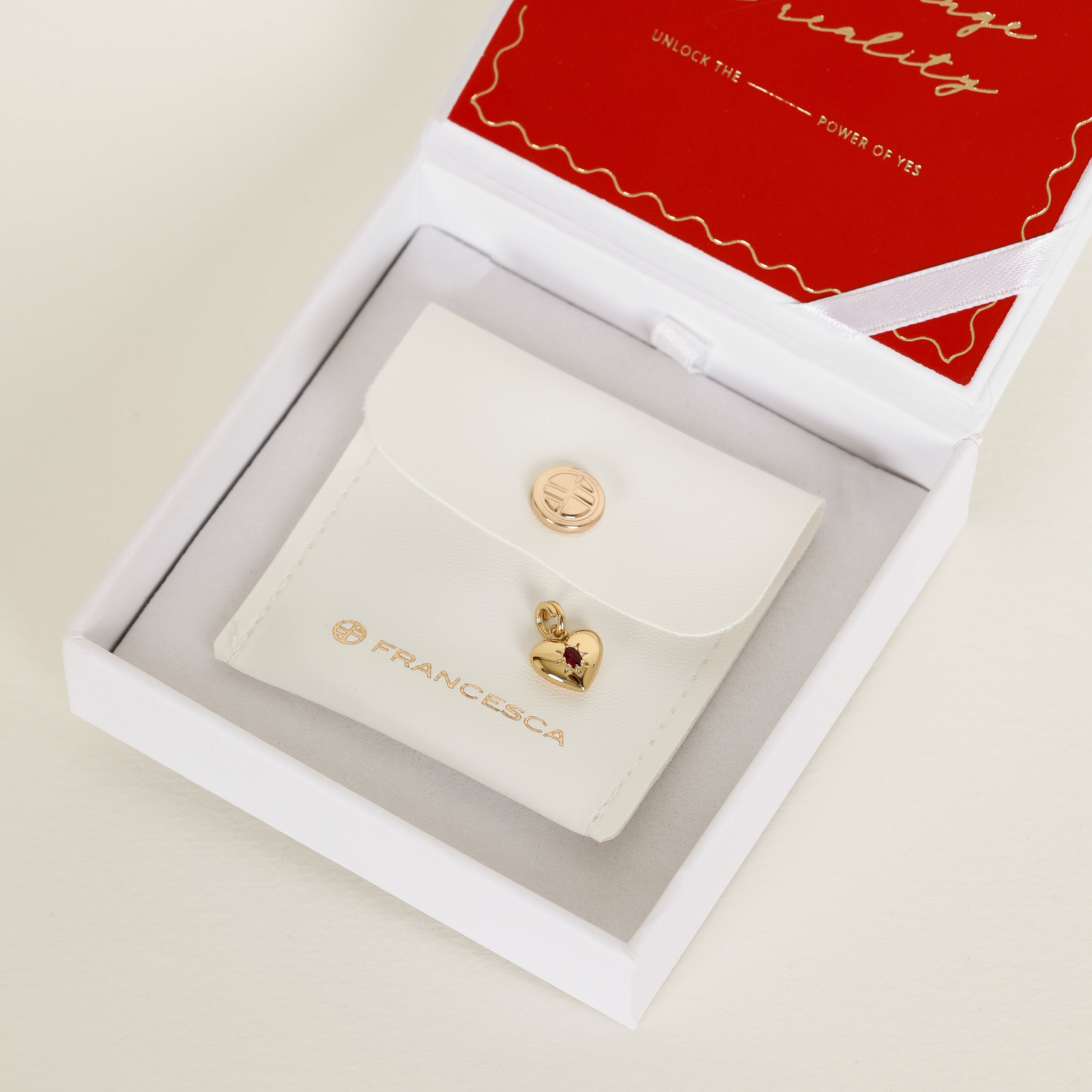 Elegant Red Heart Charm Pendant Necklace for Women - Perfect for Valentine's Day Gifts, Anniversary Presents & Romantic Occasions