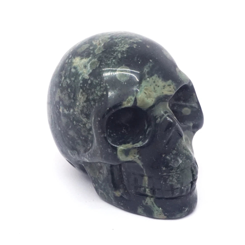 2 Pack Skull Statue Figurines - Natural Crystal Stone Sculpture for Chakra Healing, Meditation & Spiritual Decor | Halloween Home Decor, Gothic Gift for Men & Women | Perfect for Altars, Yoga Spaces & Witchy Aesthetic
