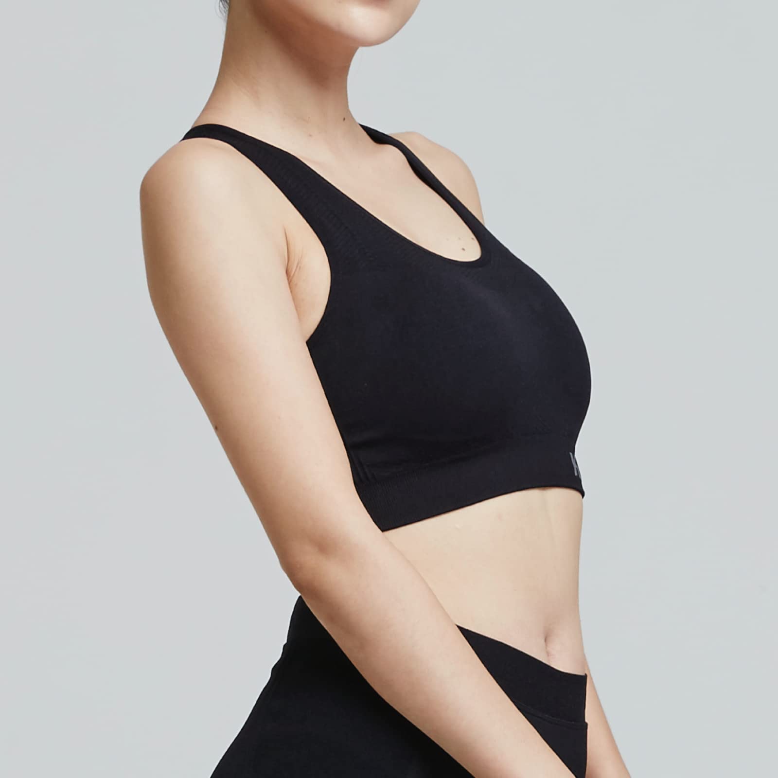 Women's Medium Impact Sports Bra - Criss-Cross Yoga Top for Gym & Workout