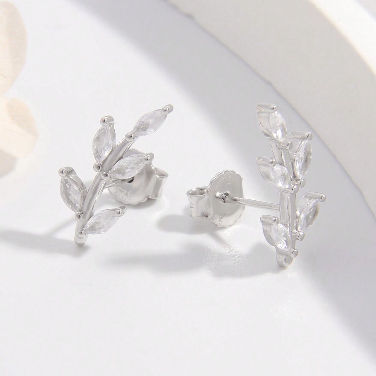 925 Sterling Silver Zircon Leaf Shaped Earrings for Women - Dainty Nature-Inspired Jewelry for Everyday Wear, Parties & Special Occasions